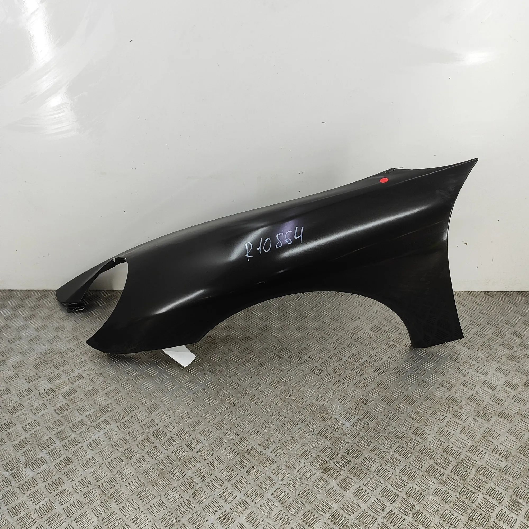 Porsche 911 (996) Front Left Fender Front Left Fender — PORSCHE 911 (996) (1997-200...