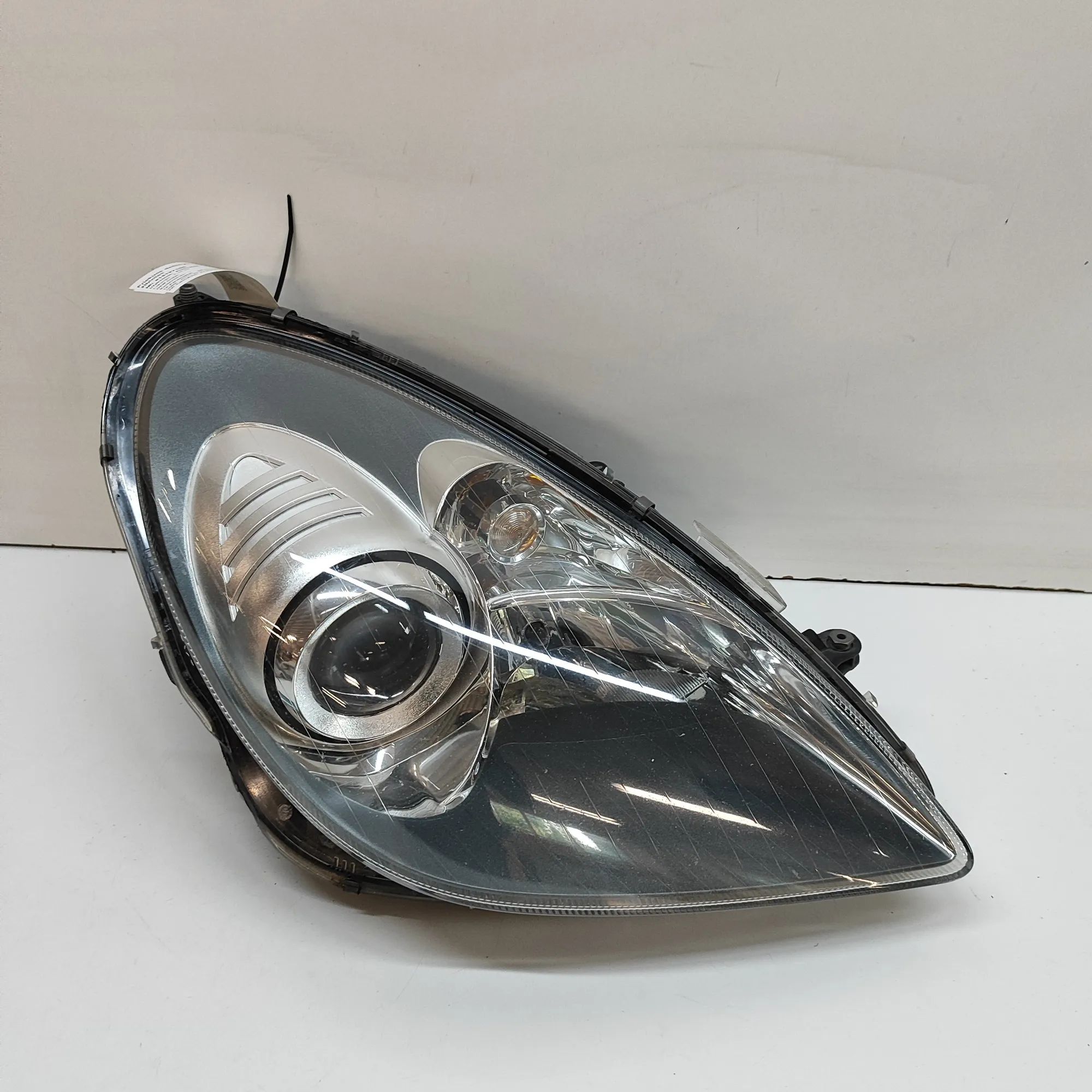 Mercedes-Benz SLK (R171) Front Right Headlight Front Right Headlight — MERCEDES BENZ SLK (R171...