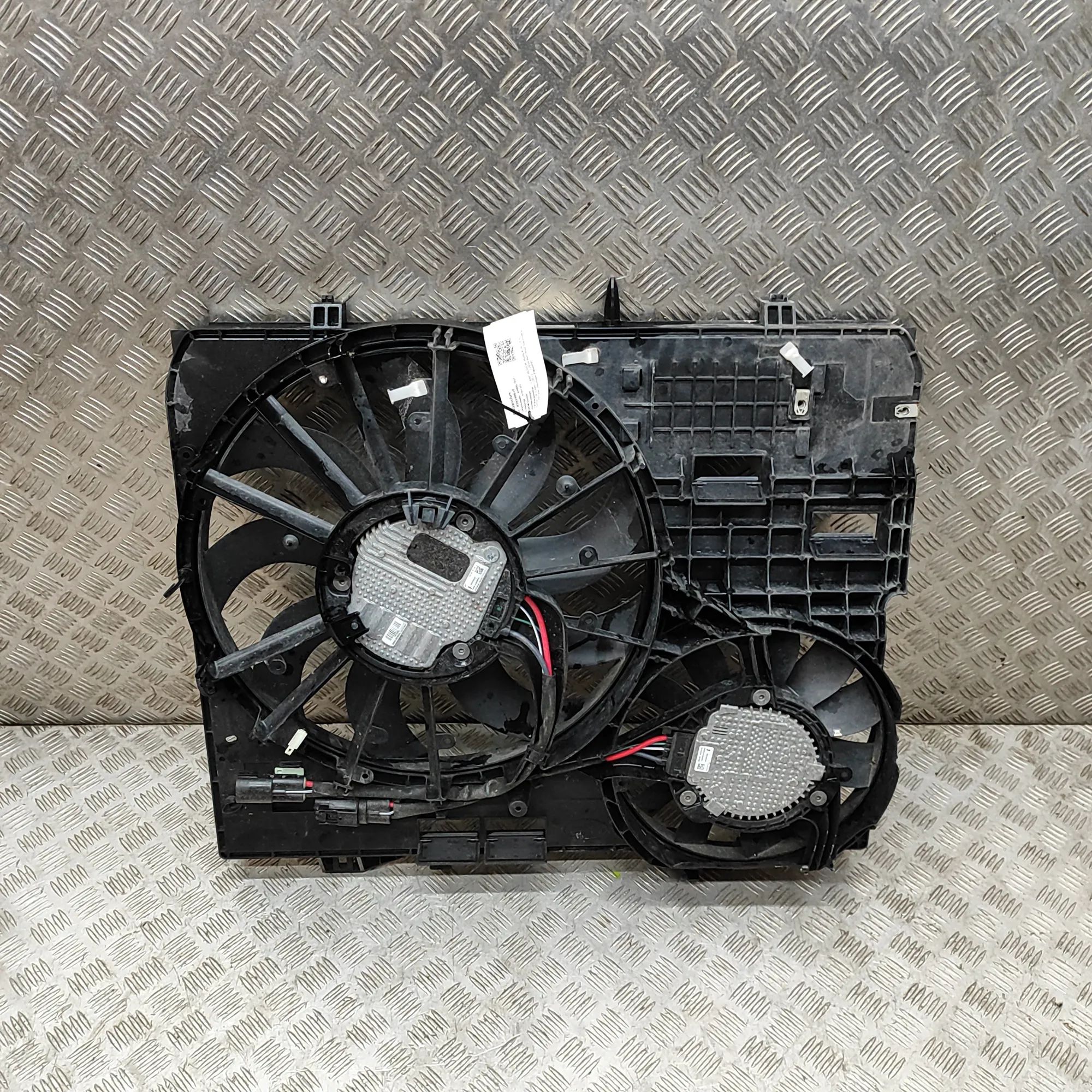 Land Rover Range Rover Sport (L494) Engine Cooling Fan Shroud Engine Cooling Fan Shroud — LAND ROVER RANGE RO...