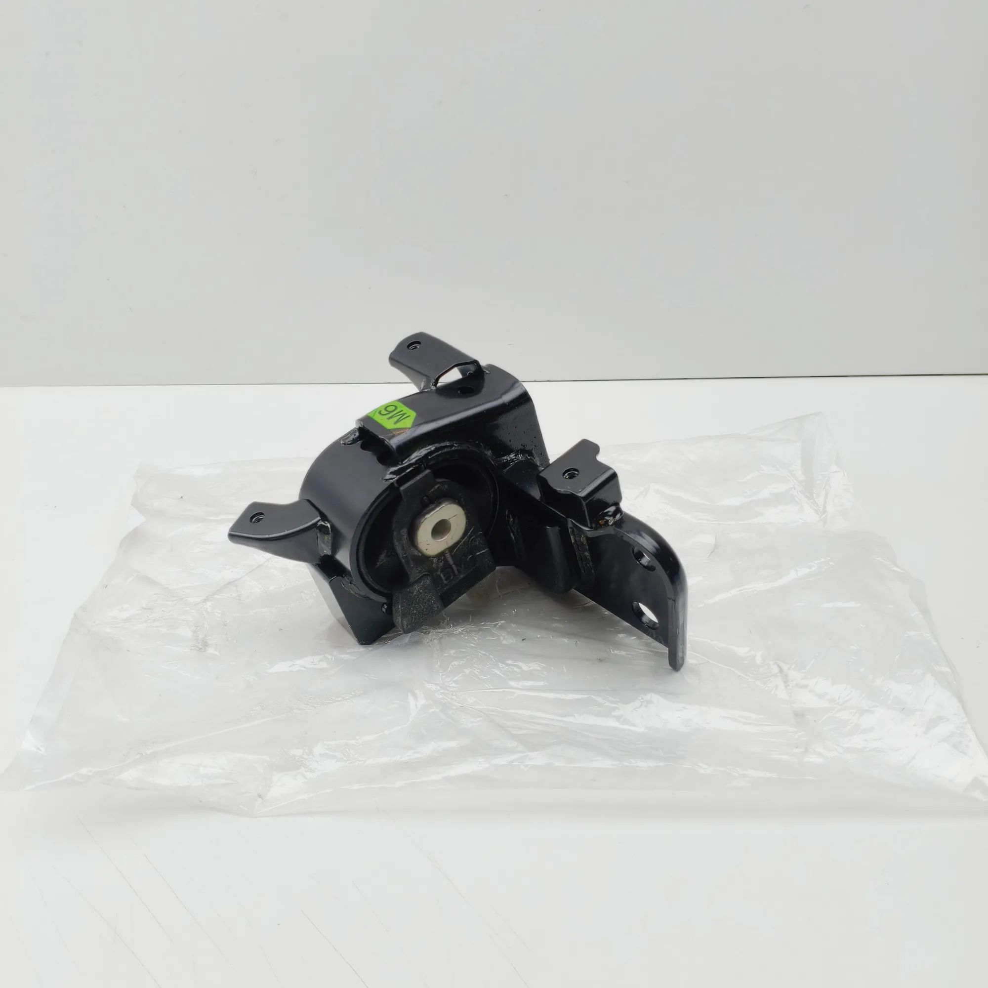Toyota RAV4 (XA30) Left Side Engine Mount Left Side Engine Mount — TOYOTA RAV (4 IV _A4_)...