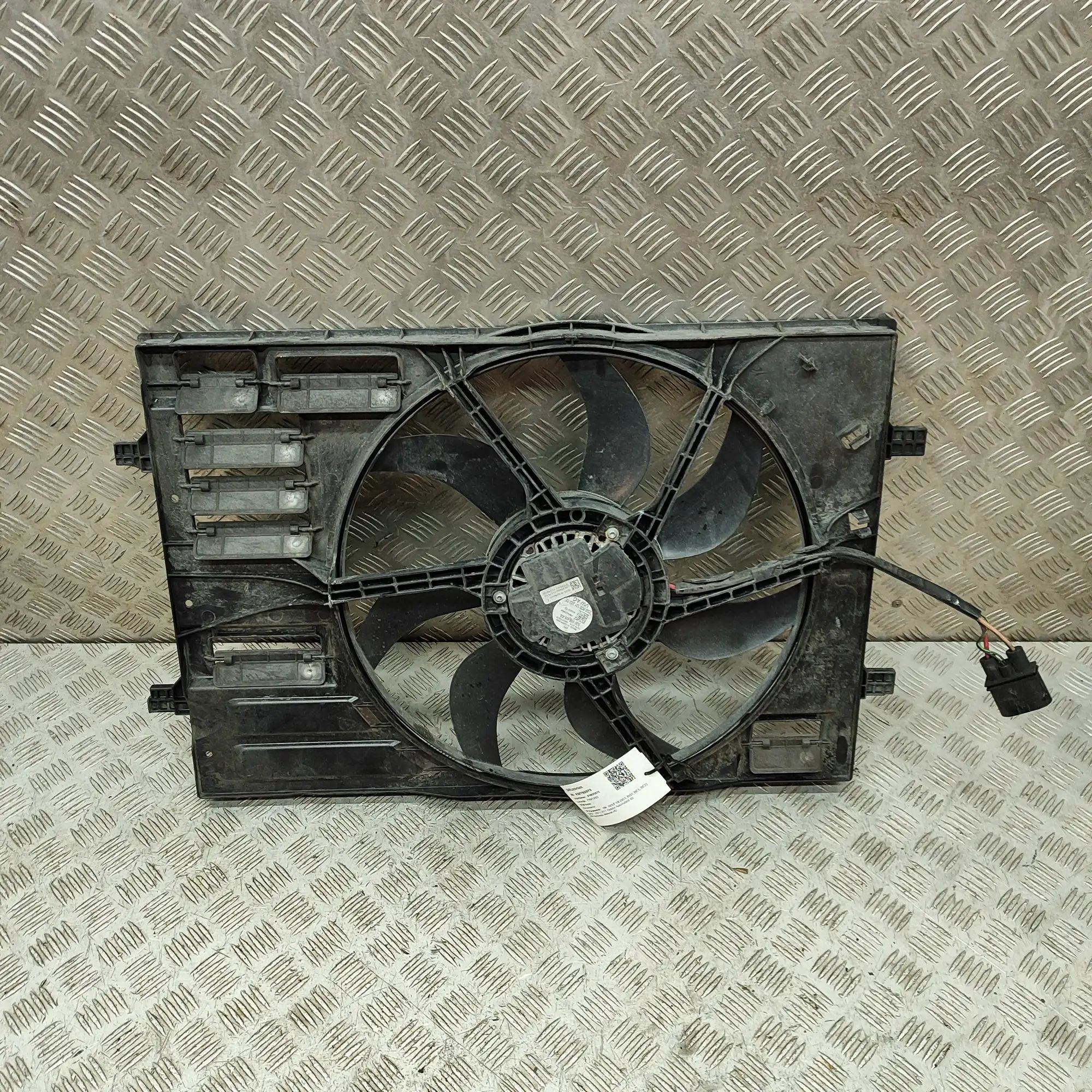 Volkswagen Golf 7 Engine Cooling Fan Shroud