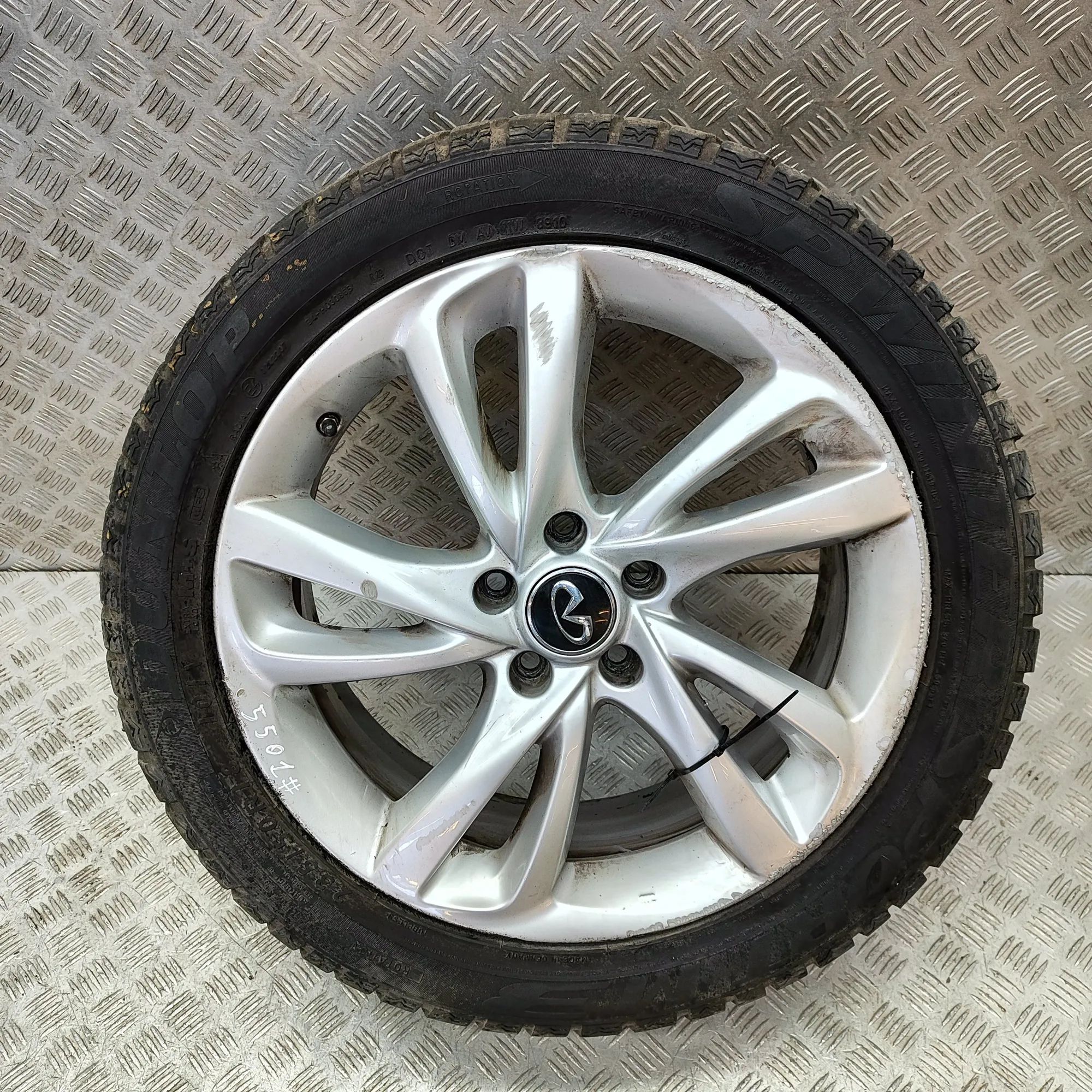 Infiniti Q30 Alloy Wheel