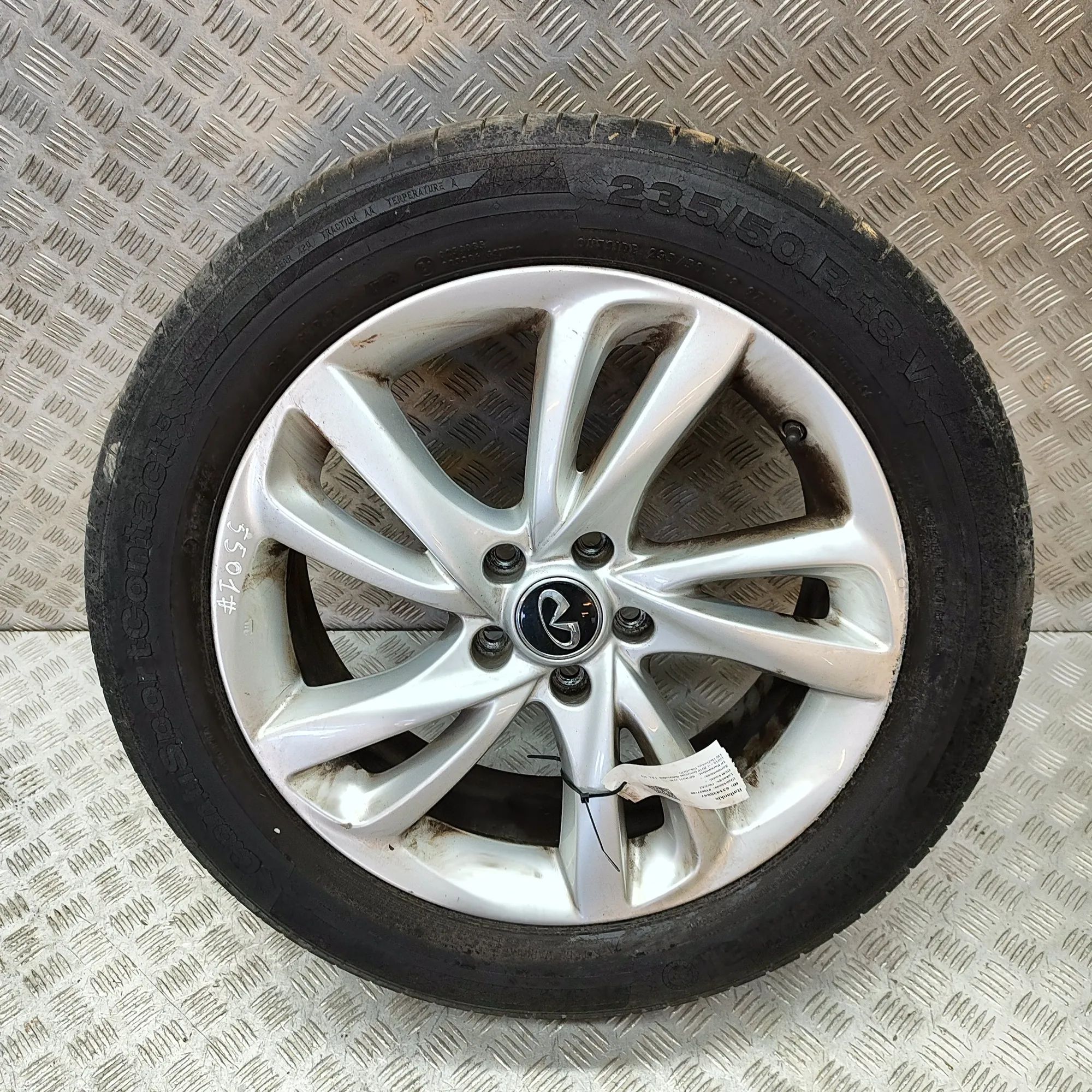 Infiniti Q30 Alloy Wheel