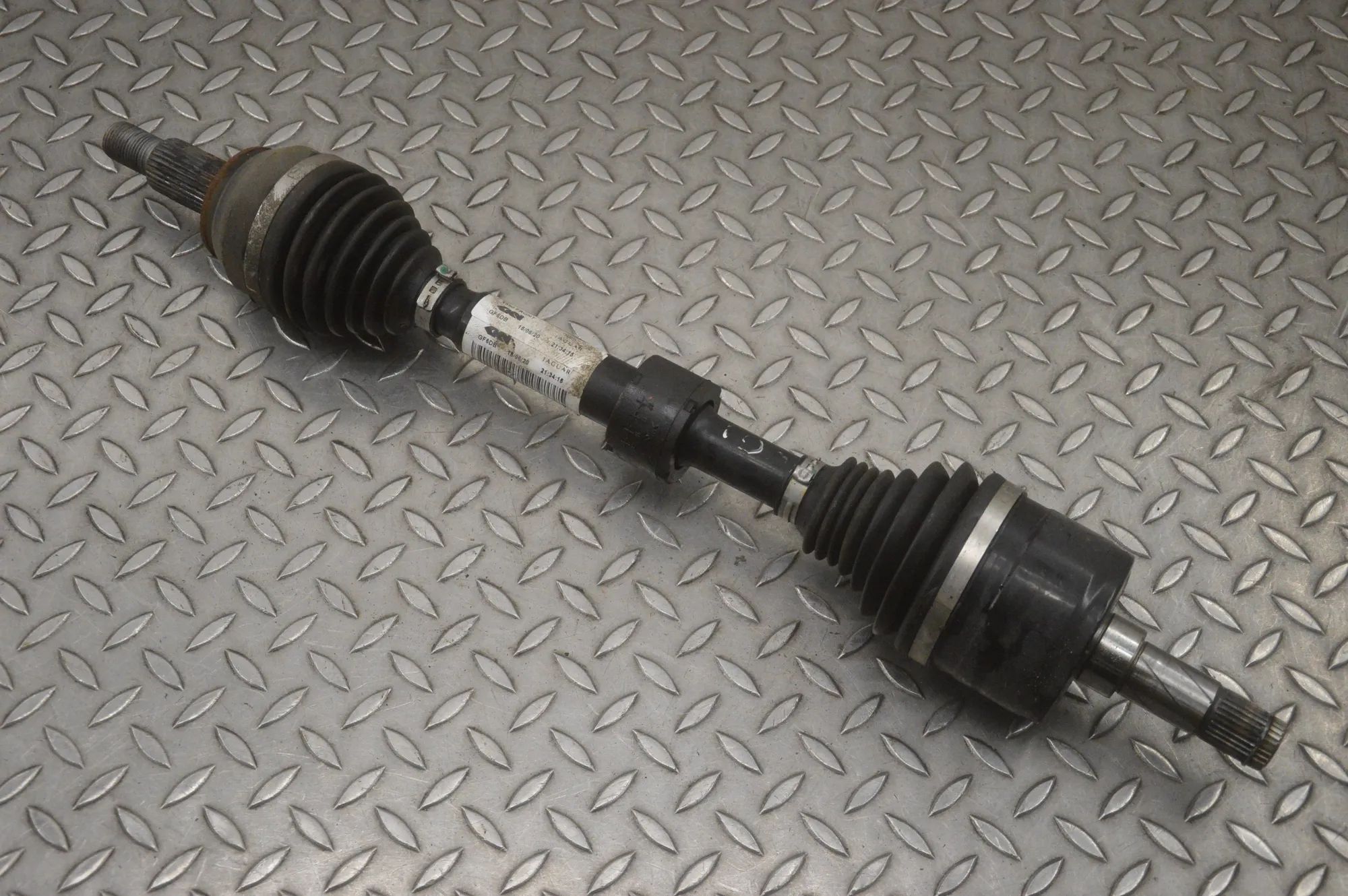 Jaguar I-Pace Front Right Driveshaft Front Right Driveshaft — JAGUAR I-PACE (X590) (...