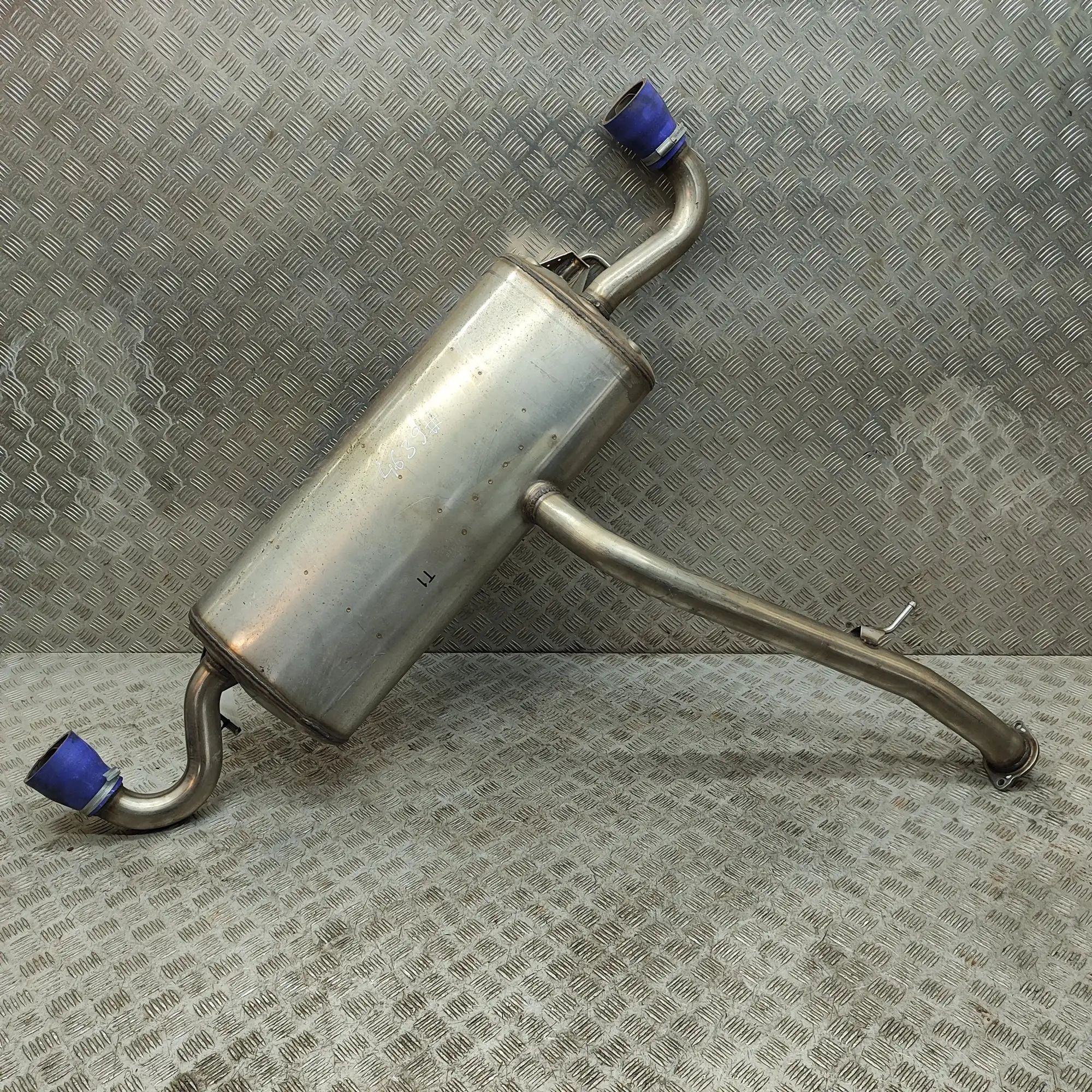 Lexus RX Rear Exhaust Muffler Rear Exhaust Muffler — LEXUS RX (_LA1_, _LH1_) ...