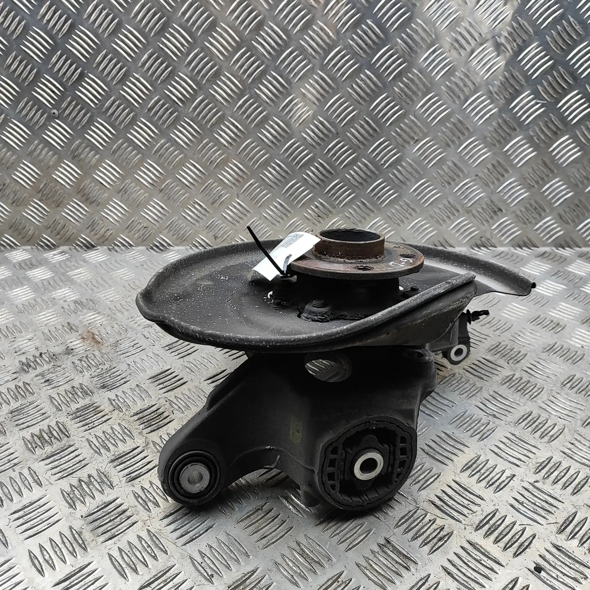 Volvo V60 Rear Right Wheel Hub Rear Right Wheel Hub — VOLVO V60 (II 225, 227) ...