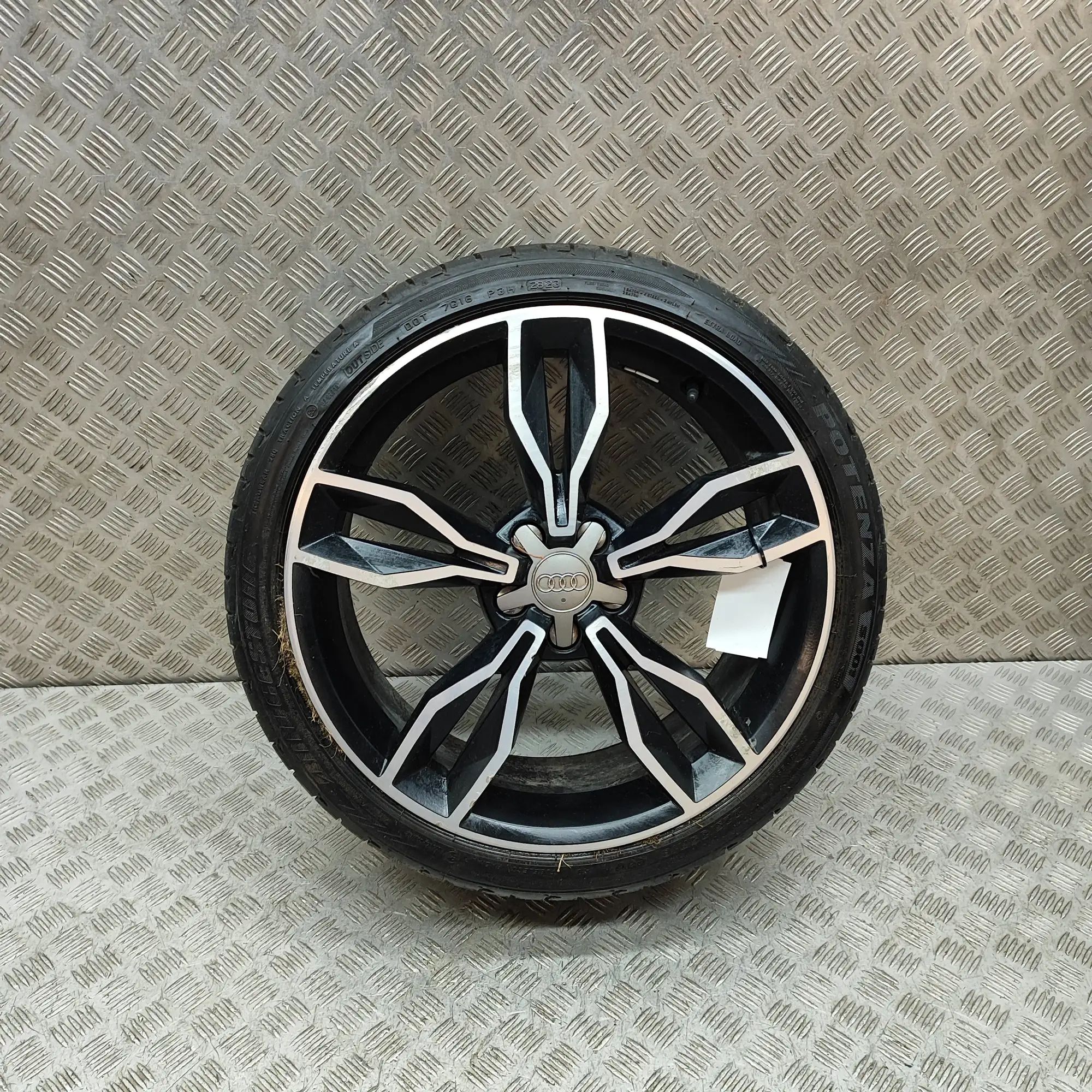 Audi A1 (8X) Alloy Wheel Alloy wheel — AUDI A1 (8X1, 8XK) (2010-2018) — ...
