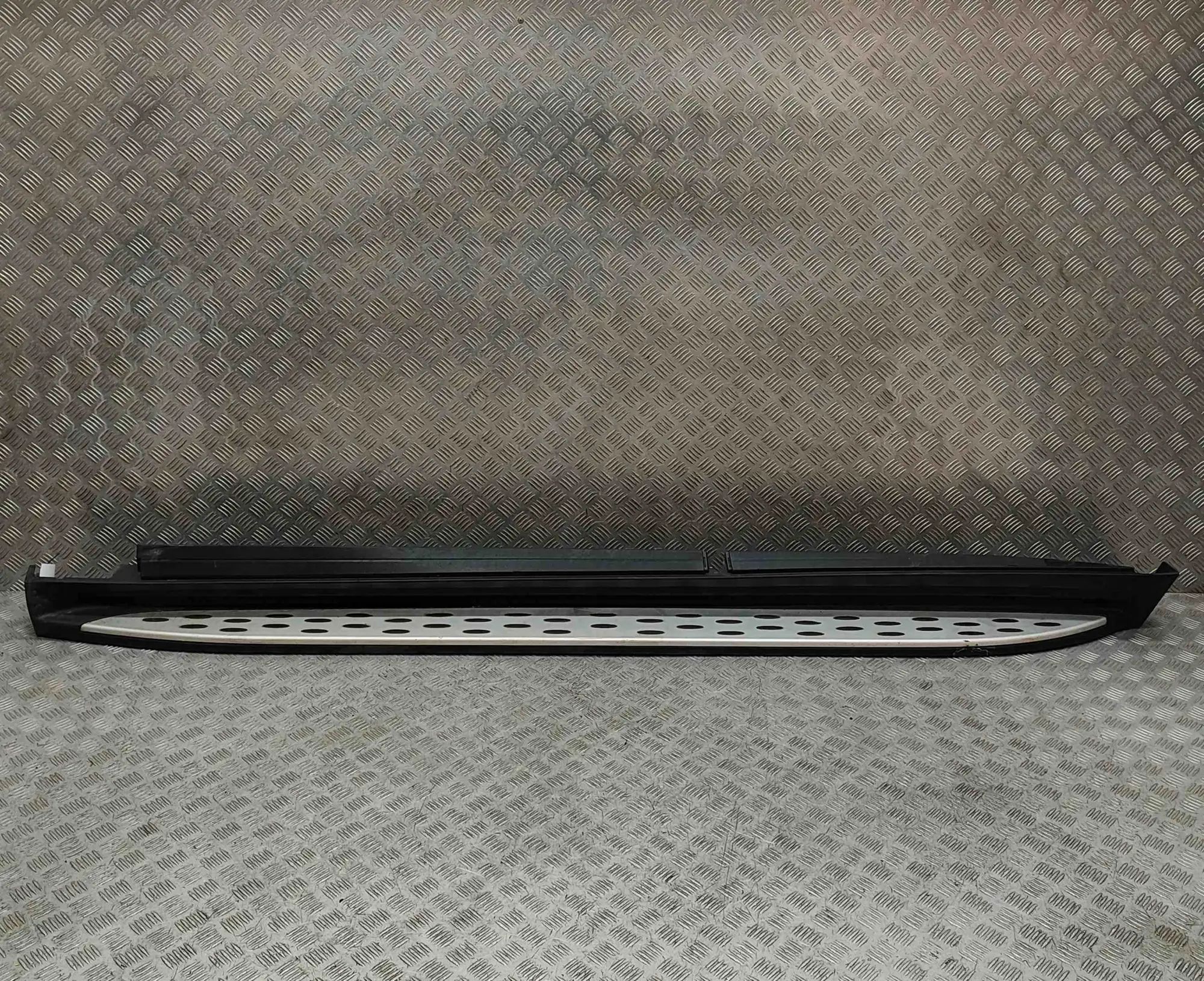 Mercedes-Benz GL / GLS (X166) Left Side Plastic Sideskirt Cover Left Side Plastic Sideskirt Cover — MERCEDES BE...