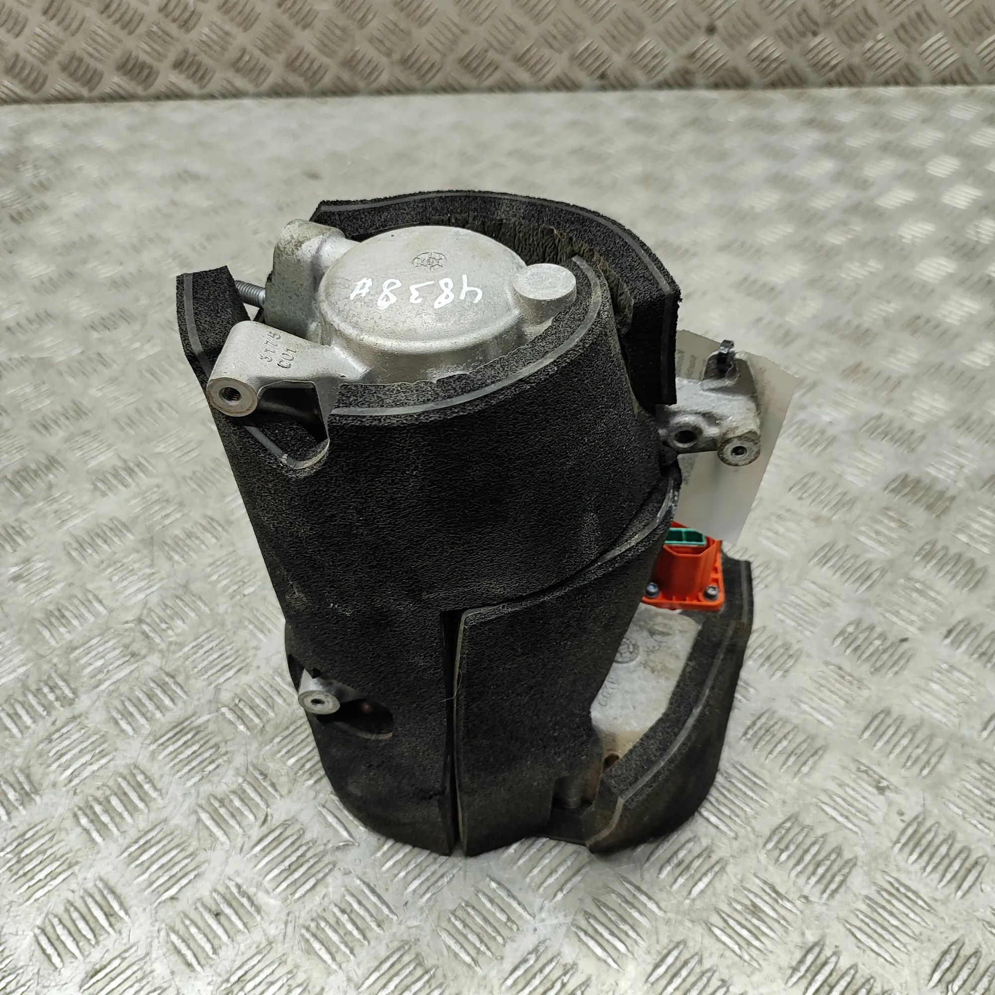 Tesla Model 3 Air-conditioning compressor