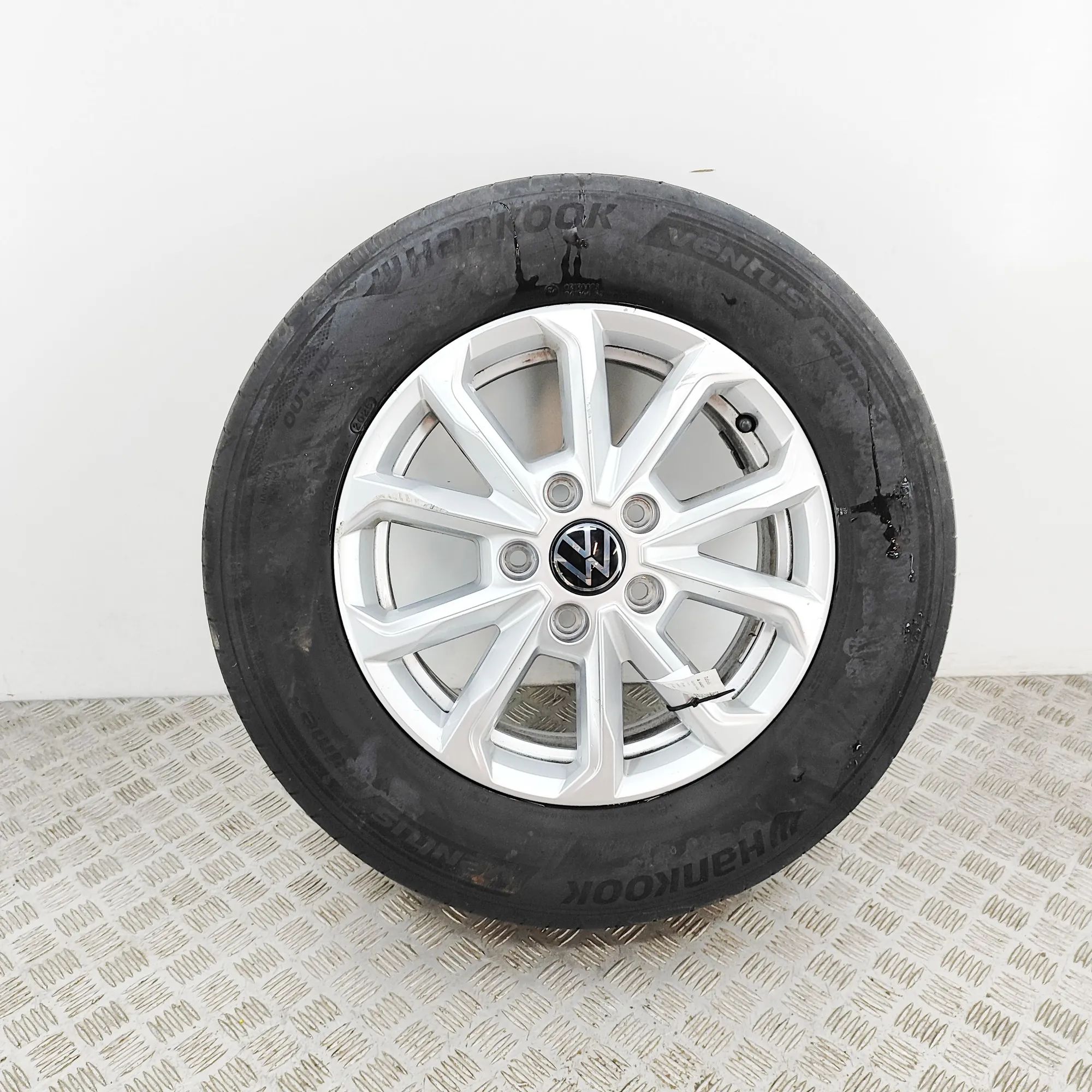 Volkswagen Multivan (T7) Alloy Wheel