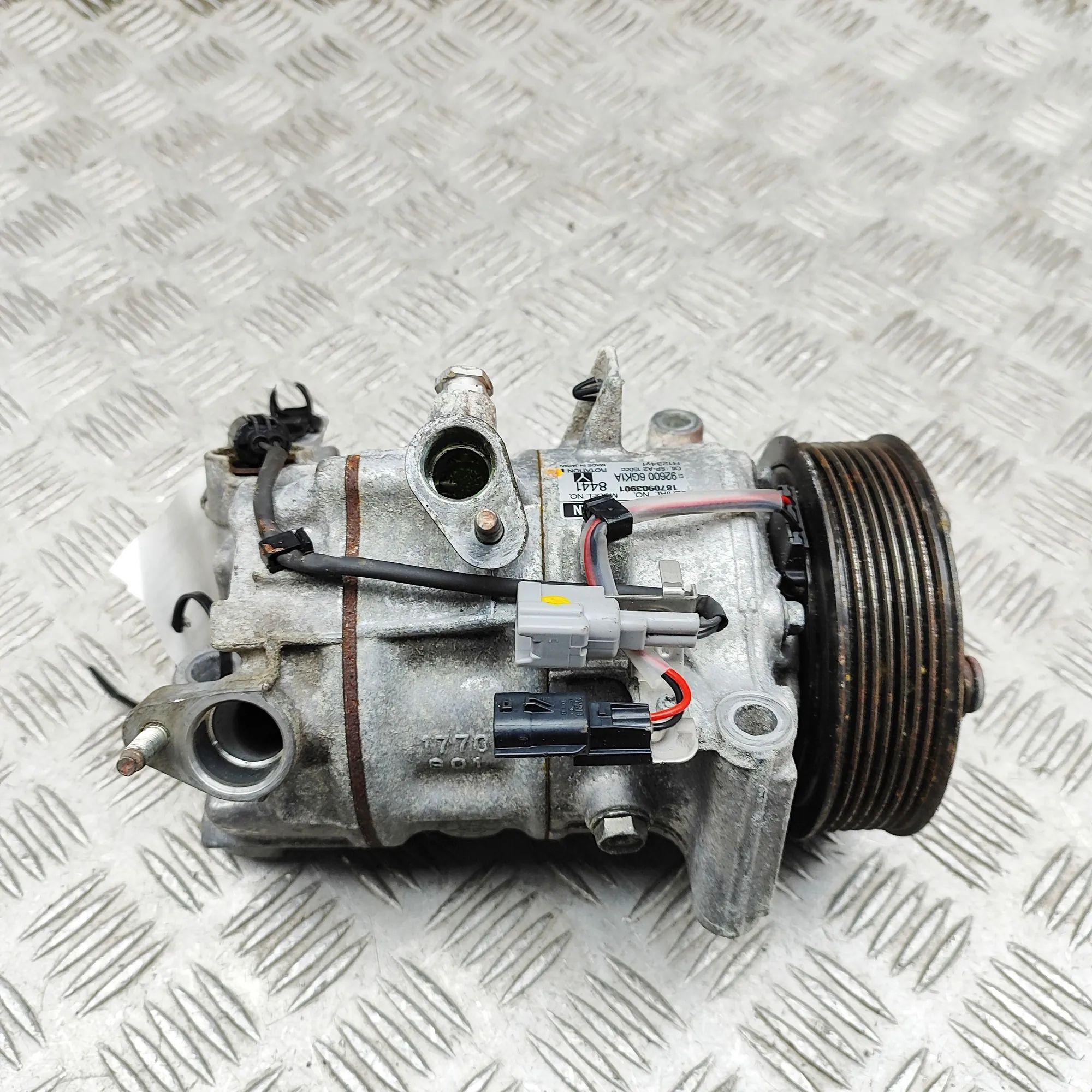 Nissan 370Z Air-conditioning compressor