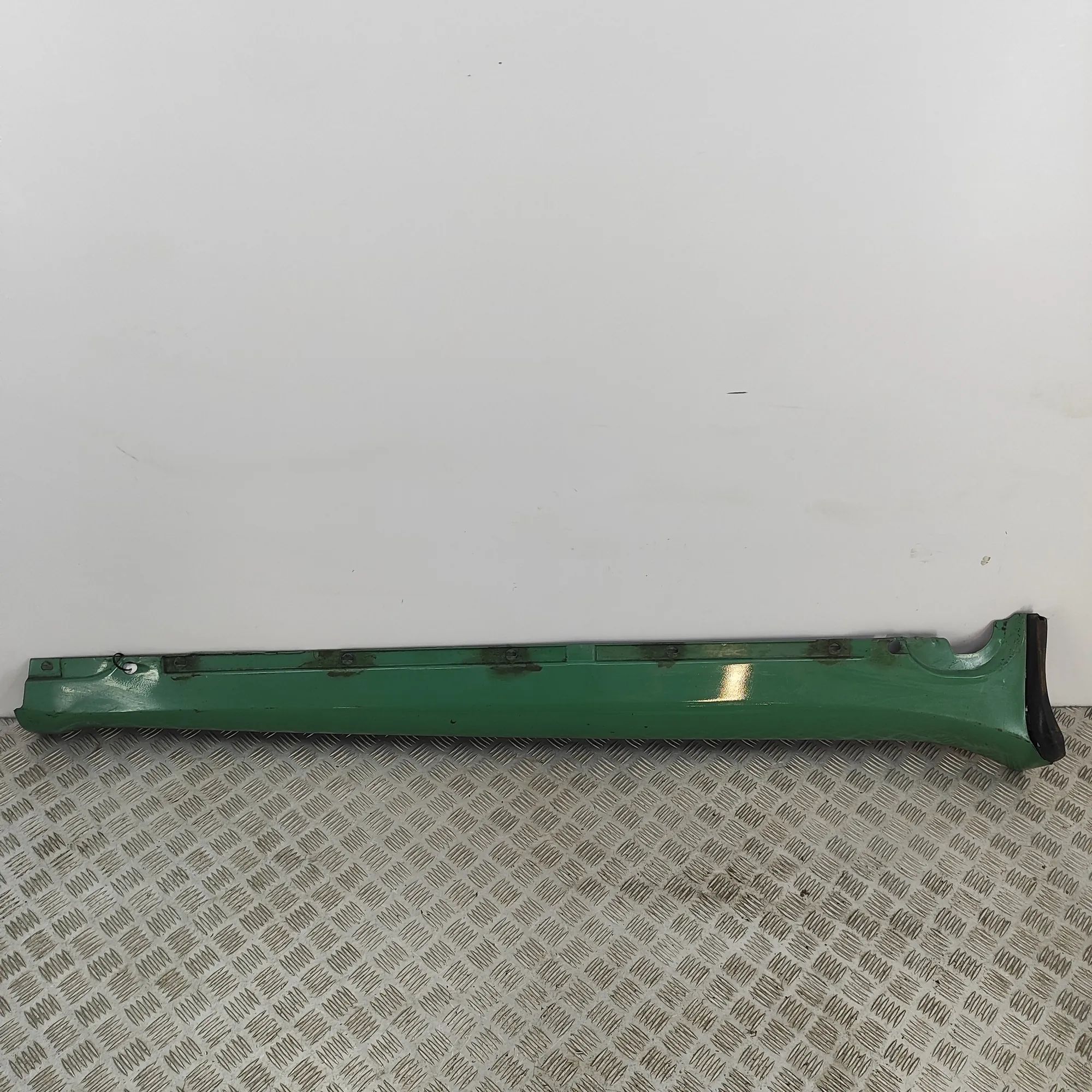 Porsche 911 (997) Right Side Plastic Sideskirt Cover