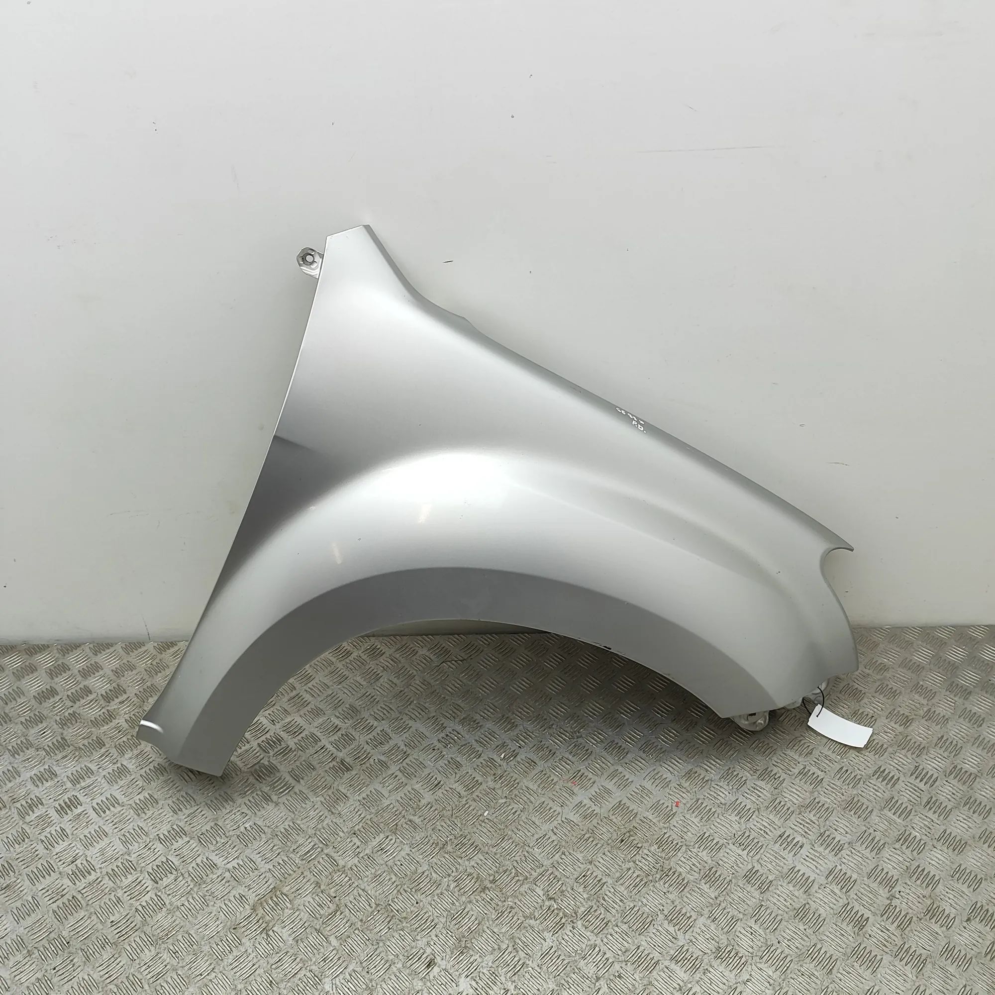 Isuzu D-Max Front Right Fender Front Right Fender — ISUZU D-MAX (II TFR, TFS) ...