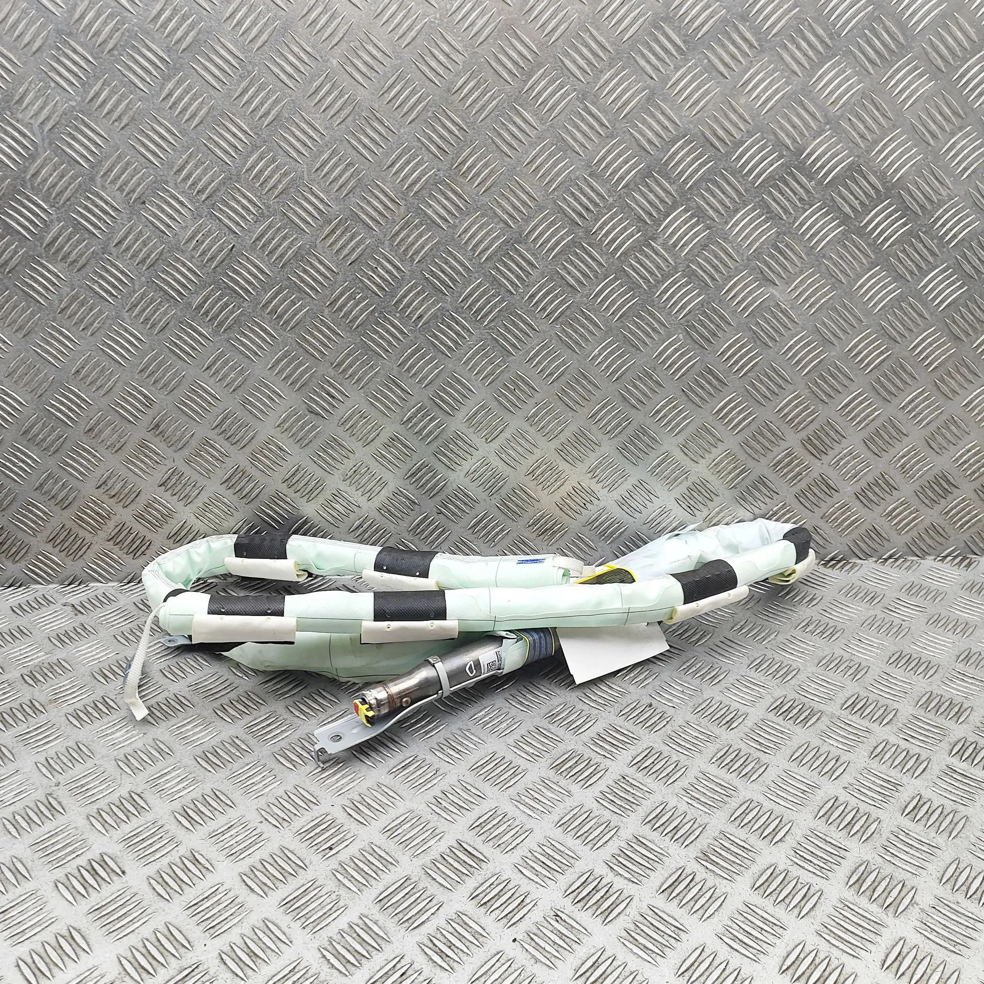 Maserati Levante Right Side Roof Safety Curtain SRS Right Side Roof Safety Curtain SRS — MASERATI L...