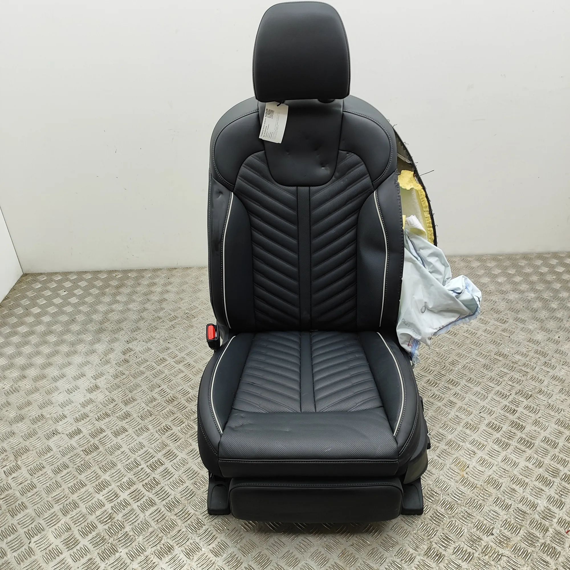 Kia Sorento Front Left Seat Front left seat — KIA SORENTO (IV MQ4, MQ4A) (2...