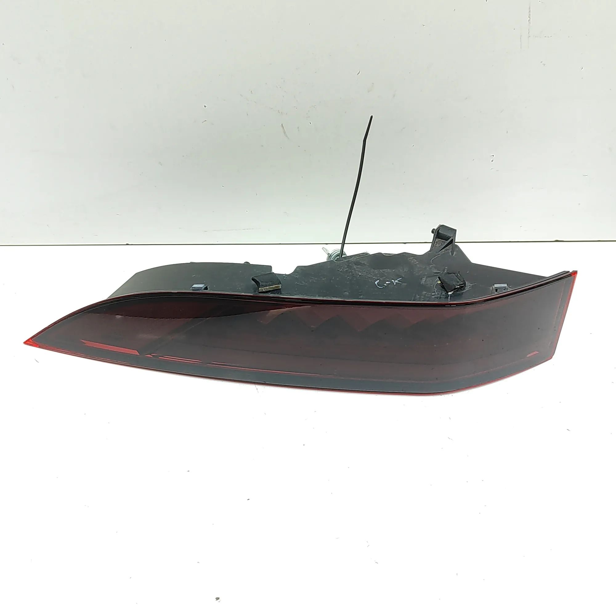Jaguar F-Pace Rear Left Tail Light Rear Left Tail Light — JAGUAR F-PACE (X761) (20...