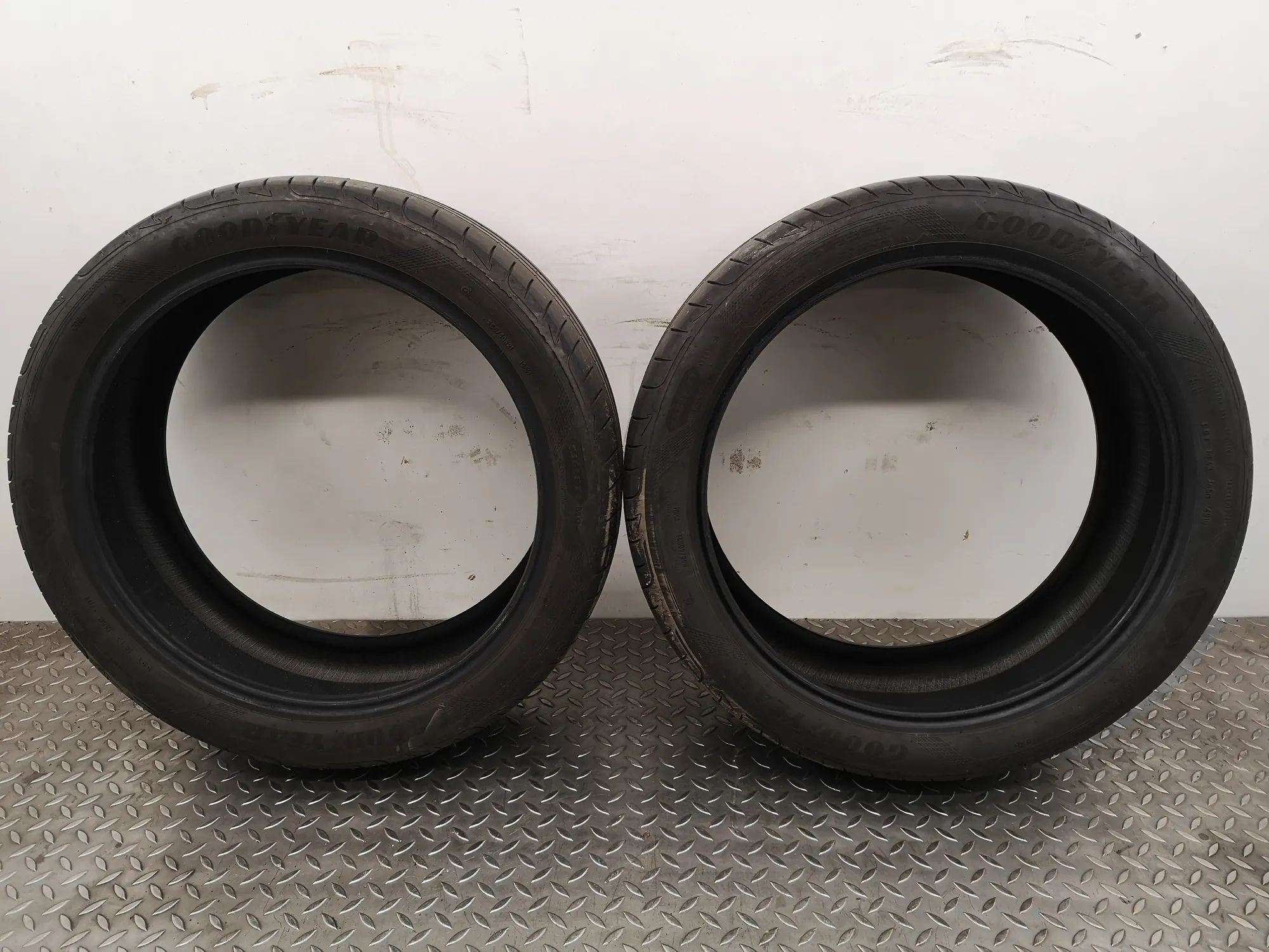 Maserati Levante Tyre Kit Tyre Kit — MASERATI LEVANTE (SUV M161) (2016-.....