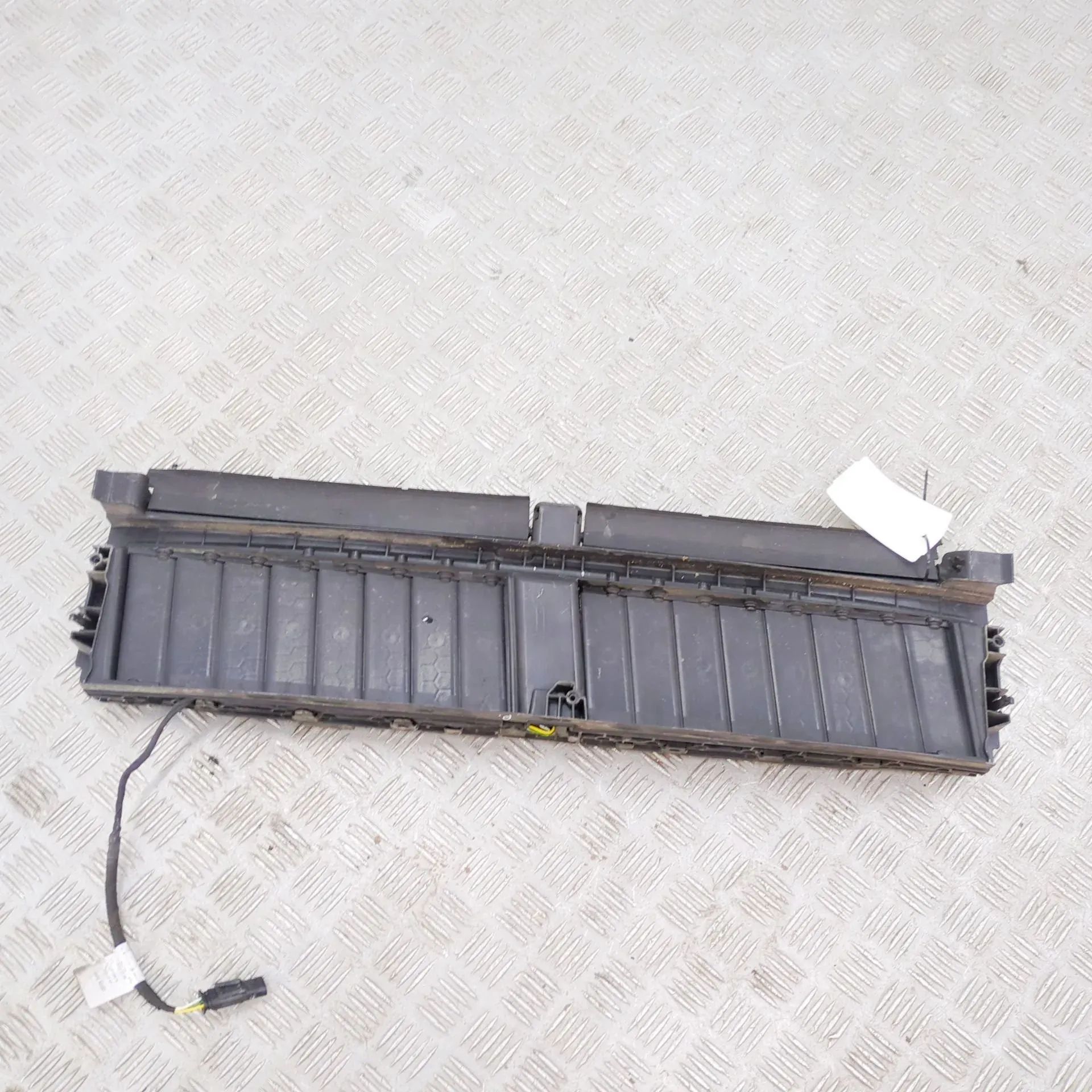 Mercedes-Benz EQS (V297 / X296) Radiator Air Guide Duct Radiator Air Guide Duct — MERCEDES BENZ EQS (V2...