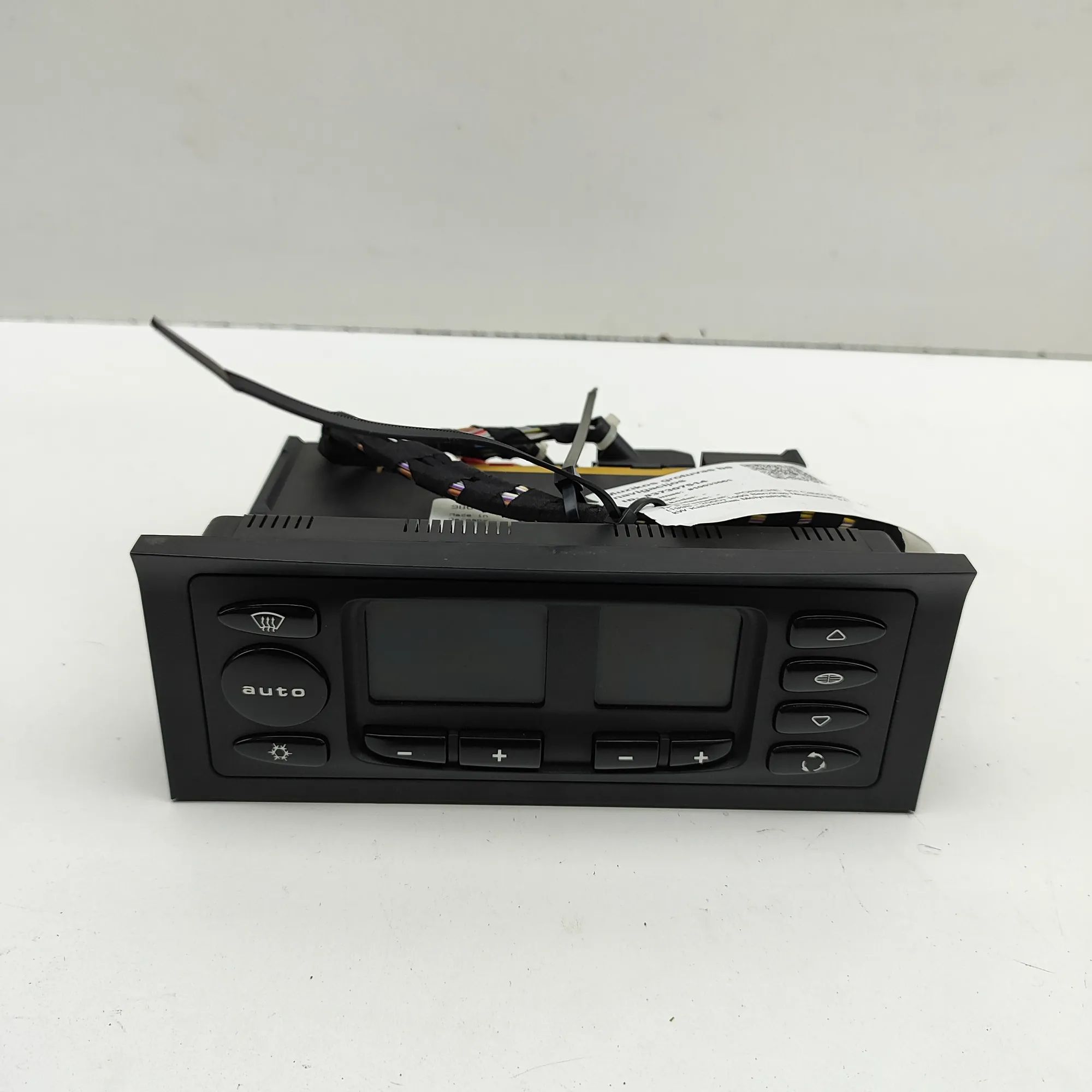 Porsche 911 (996) Climate control unit Climate control unit — PORSCHE 911 (Cabrio 996)...