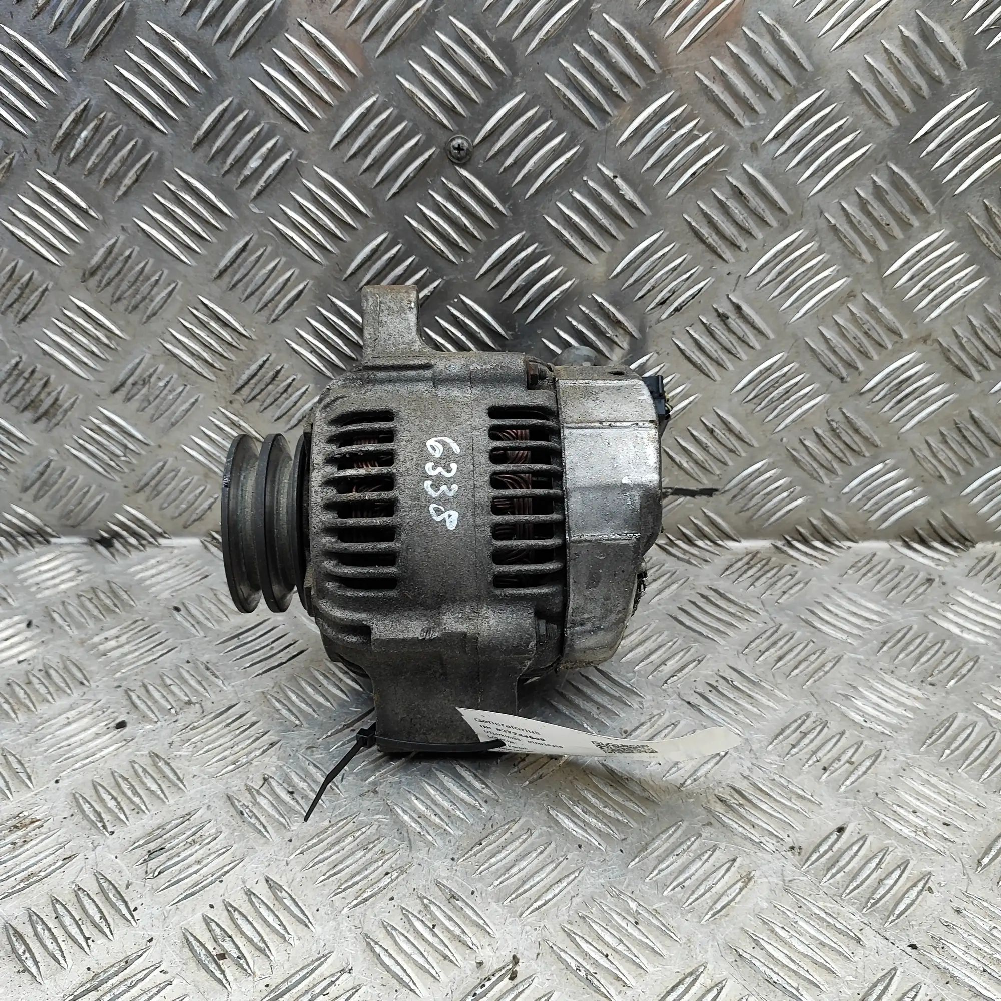 Toyota Land Cruiser 100 Alternator Alternator — TOYOTA LAND CRUISER (100 _J1_) (19...