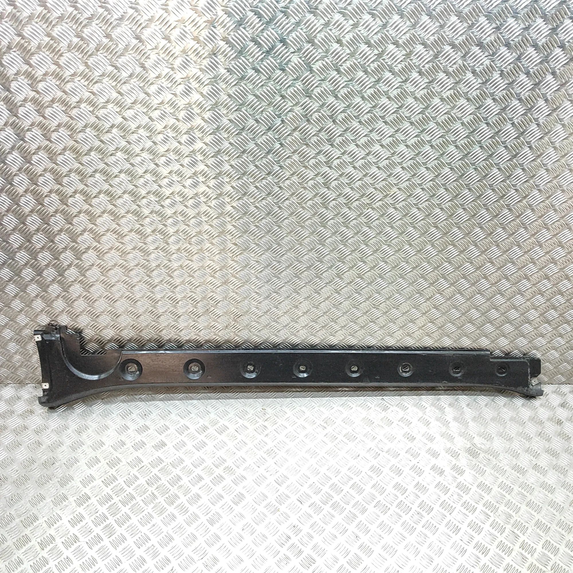 Porsche 911 (992) Left Side Plastic Sideskirt Cover Left Side Plastic Sideskirt Cover — PORSCHE 911...