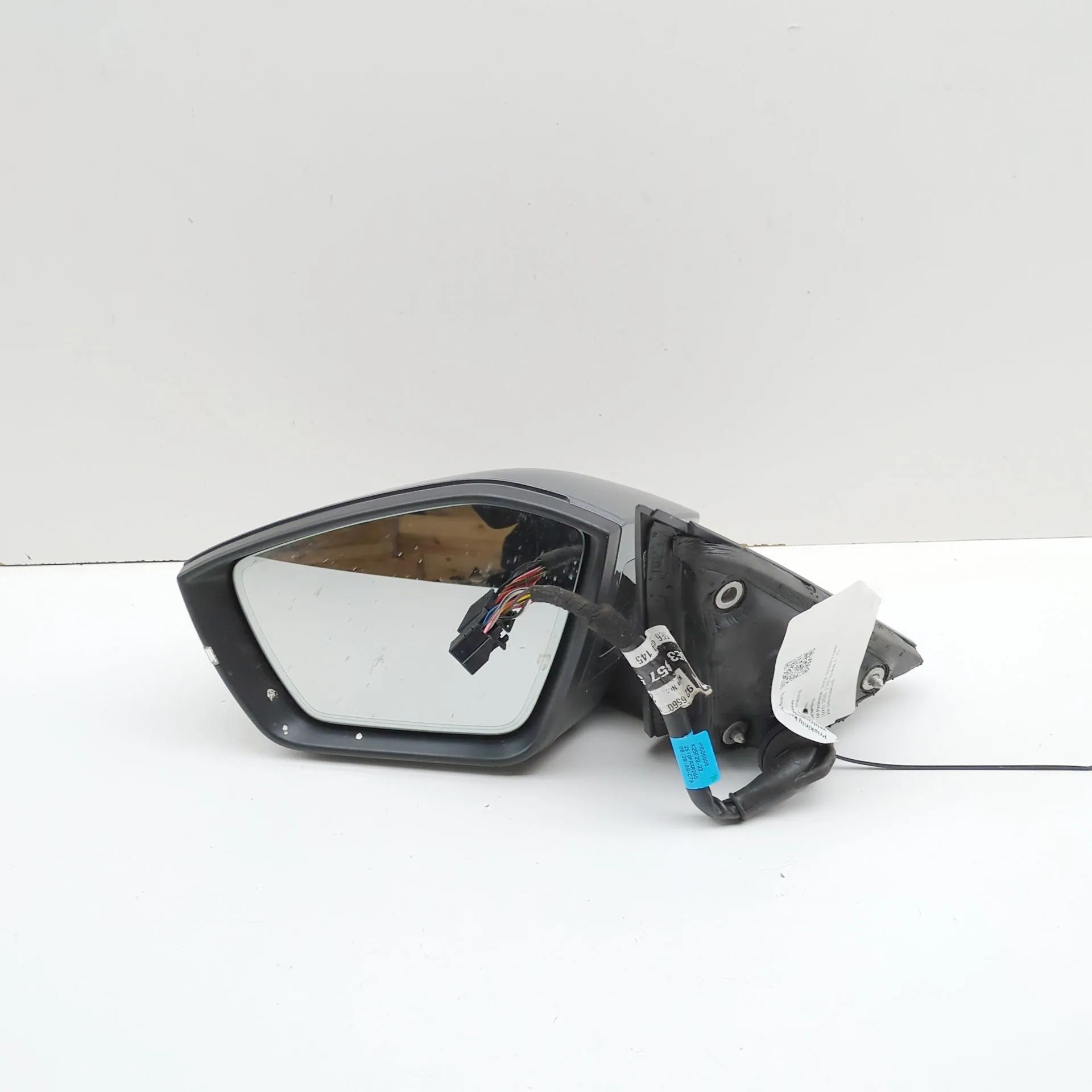 Skoda Octavia Left Side Wing Mirror Left Side Wing Mirror — SKODA OCTAVIA (IV Combi...