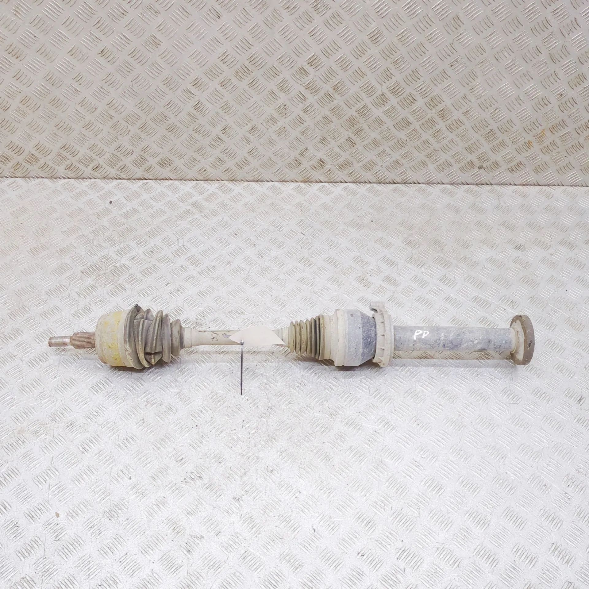 Volkswagen Transporter (T6, Caravelle, Multivan) Front Right Driveshaft Front Right Driveshaft — VW TRANSPORTER (VI T6 ...