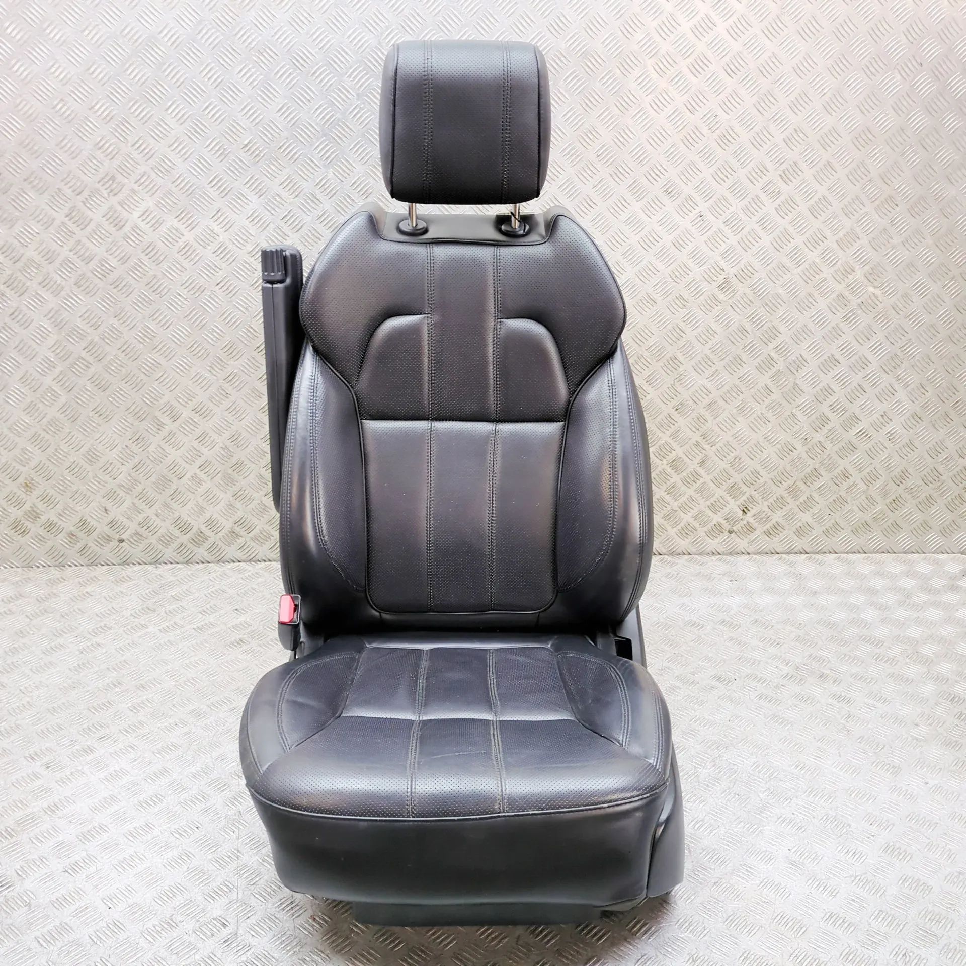 Land Rover Range Rover Sport (L494) Front Left Seat Front left seat — LAND ROVER RANGE ROVER SPORT ...