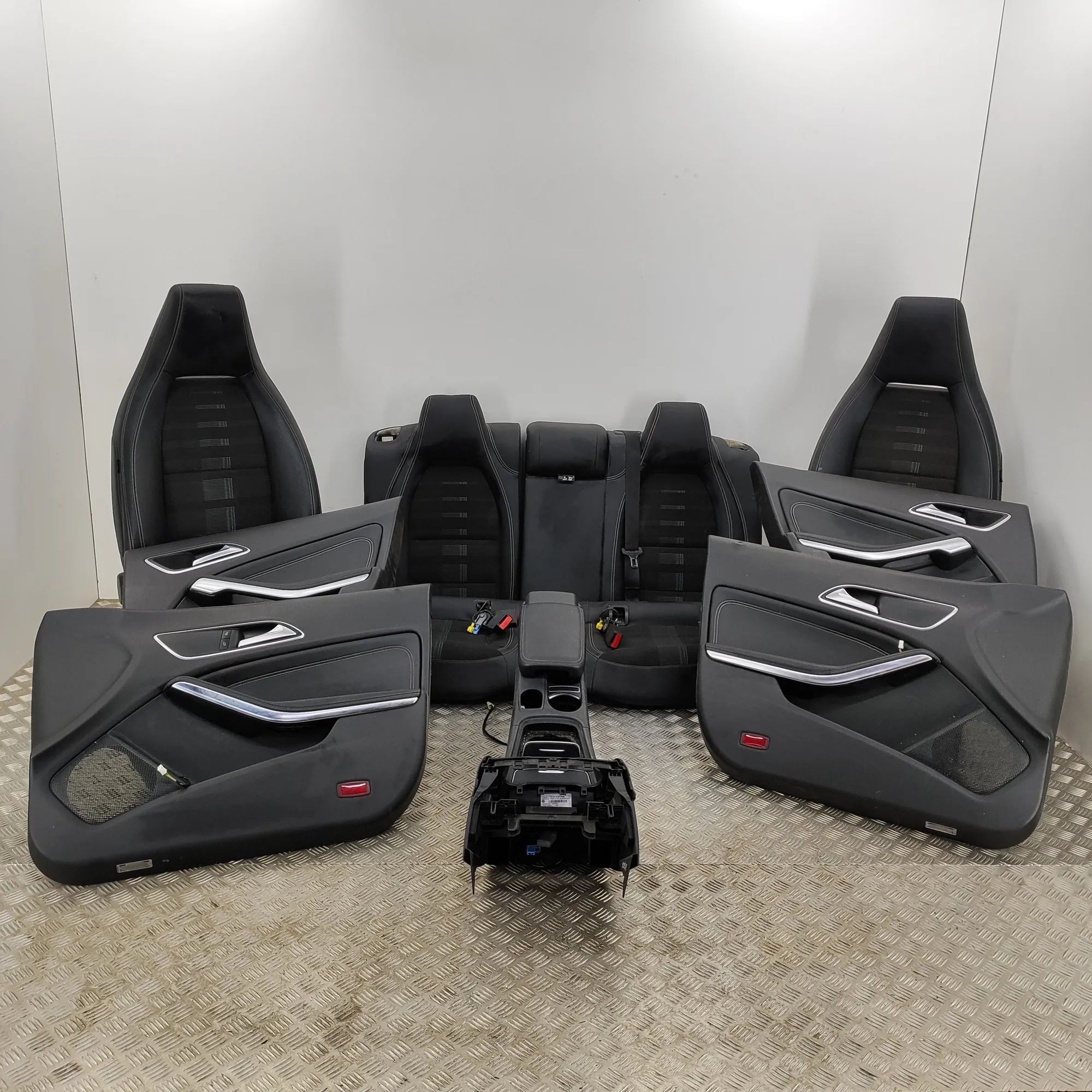Mercedes-Benz CLA (C117) Seat and door trim panel set Seat and door trim panel set — MERCEDES BENZ CL...
