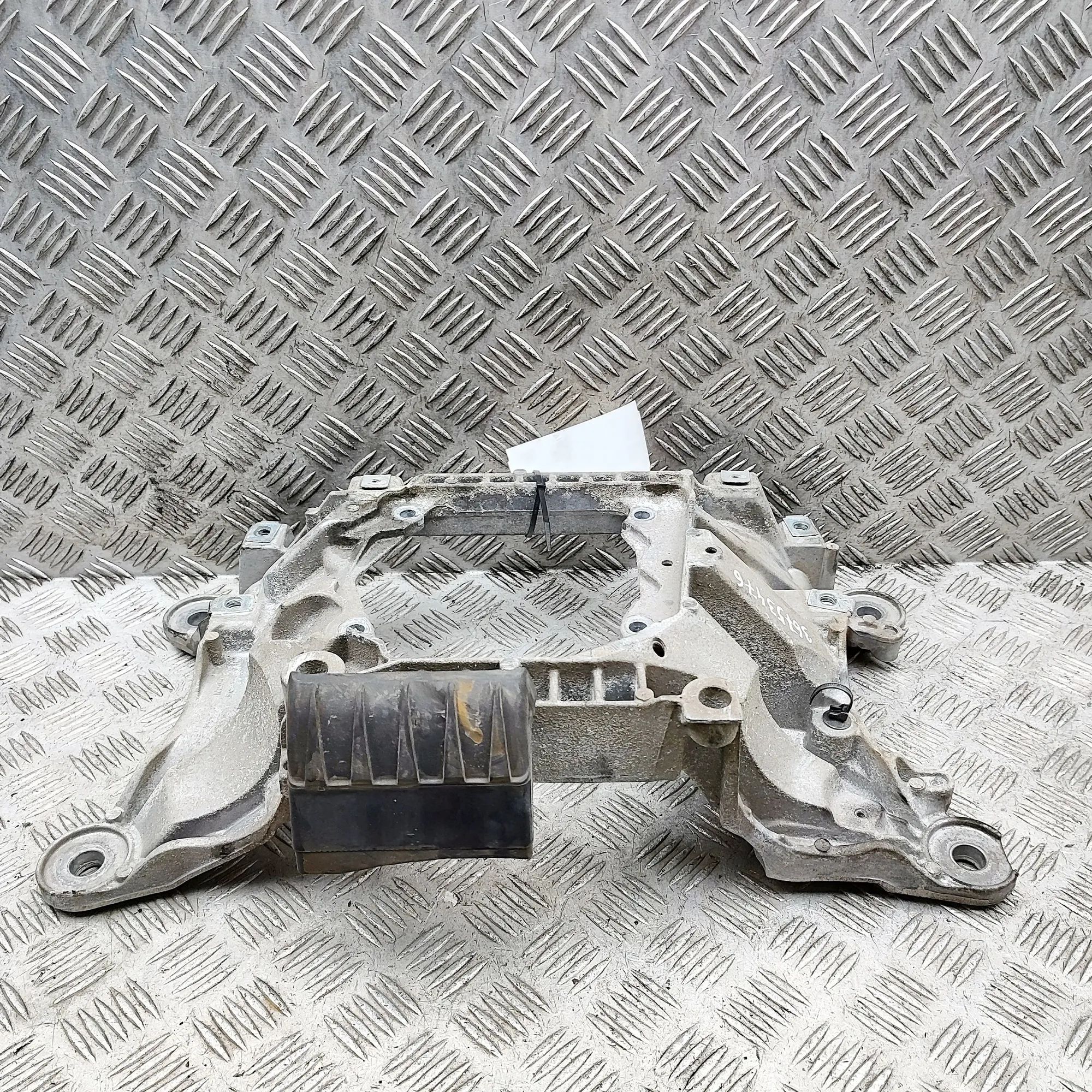 Porsche Cayenne Gearbox Mount Bracket Gearbox Mount Bracket — PORSCHE CAYENNE (Coupe ...