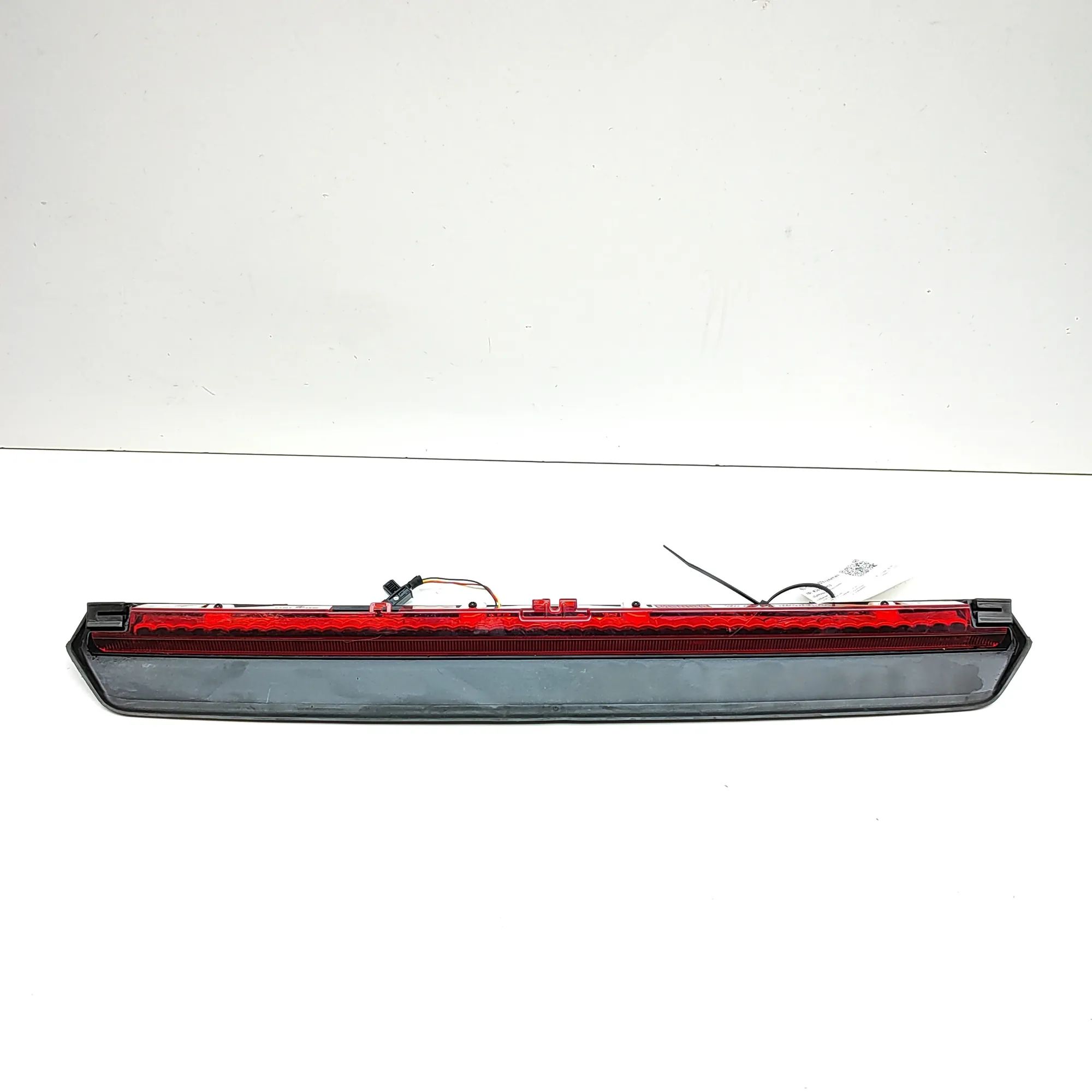 Porsche Cayenne Rear Third Brake Stop Light Rear Third Brake Stop Light — PORSCHE CAYENNE (...
