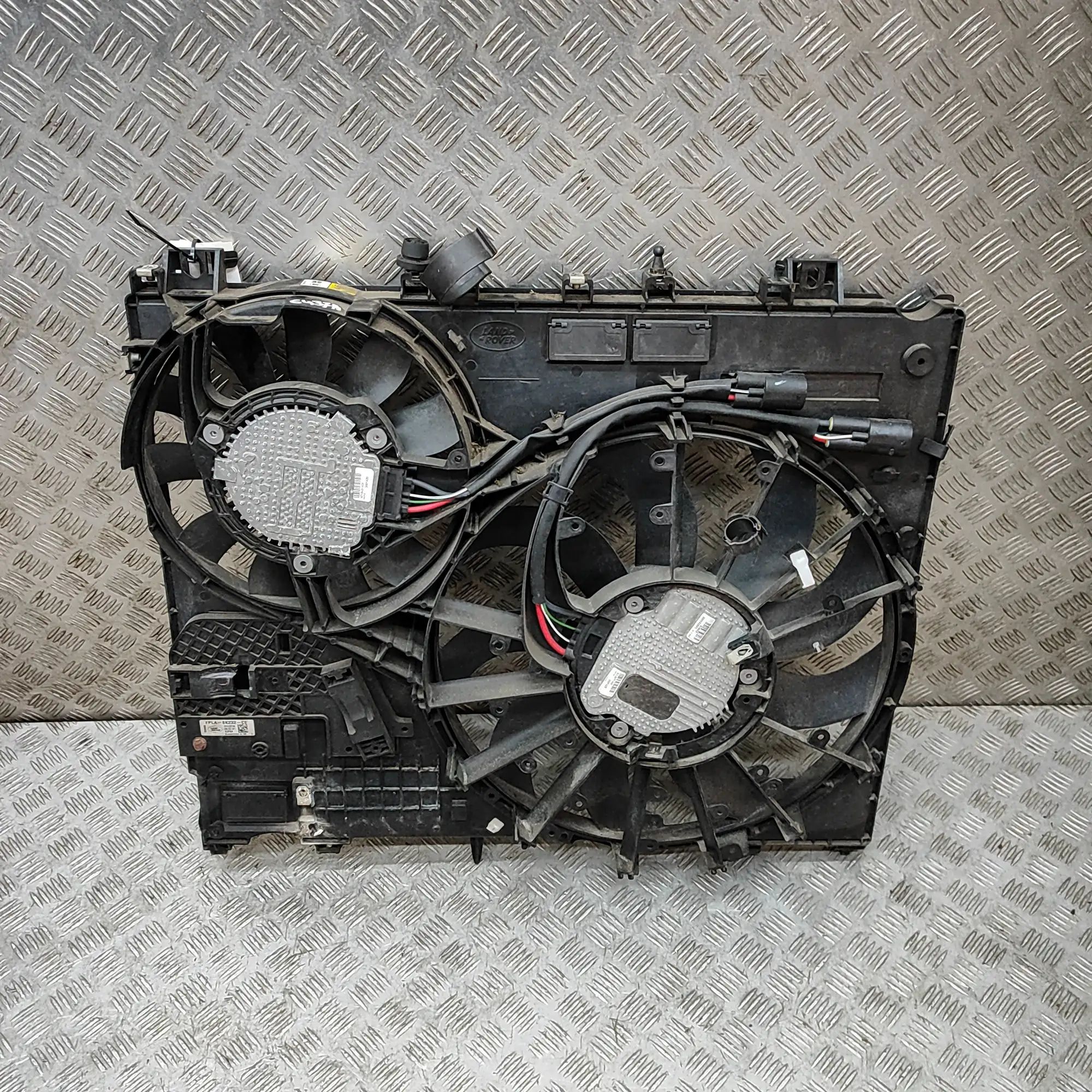 Land Rover Range Rover Sport (L494) Engine Cooling Fan Shroud Engine Cooling Fan Shroud — LAND ROVER RANGE RO...