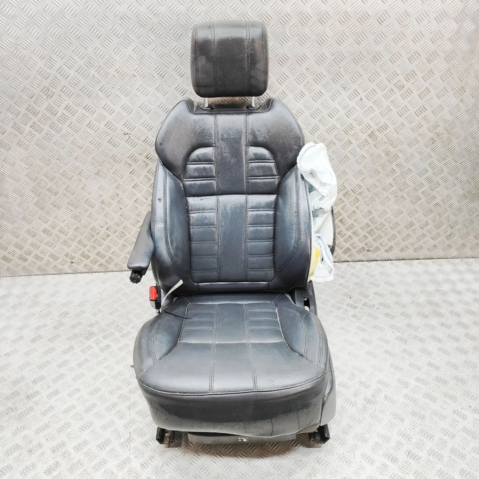 Land Rover Range Rover Sport (L494) Front Left Seat Front left seat — LAND ROVER RANGE ROVER SPORT ...