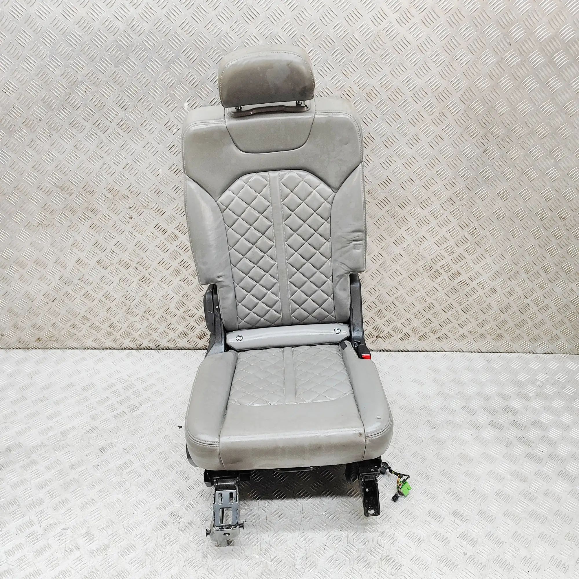 Audi Q7 (4M) Rear seat Rear seat — AUDI Q7 (4M) (2015-...) — 4M0883108...