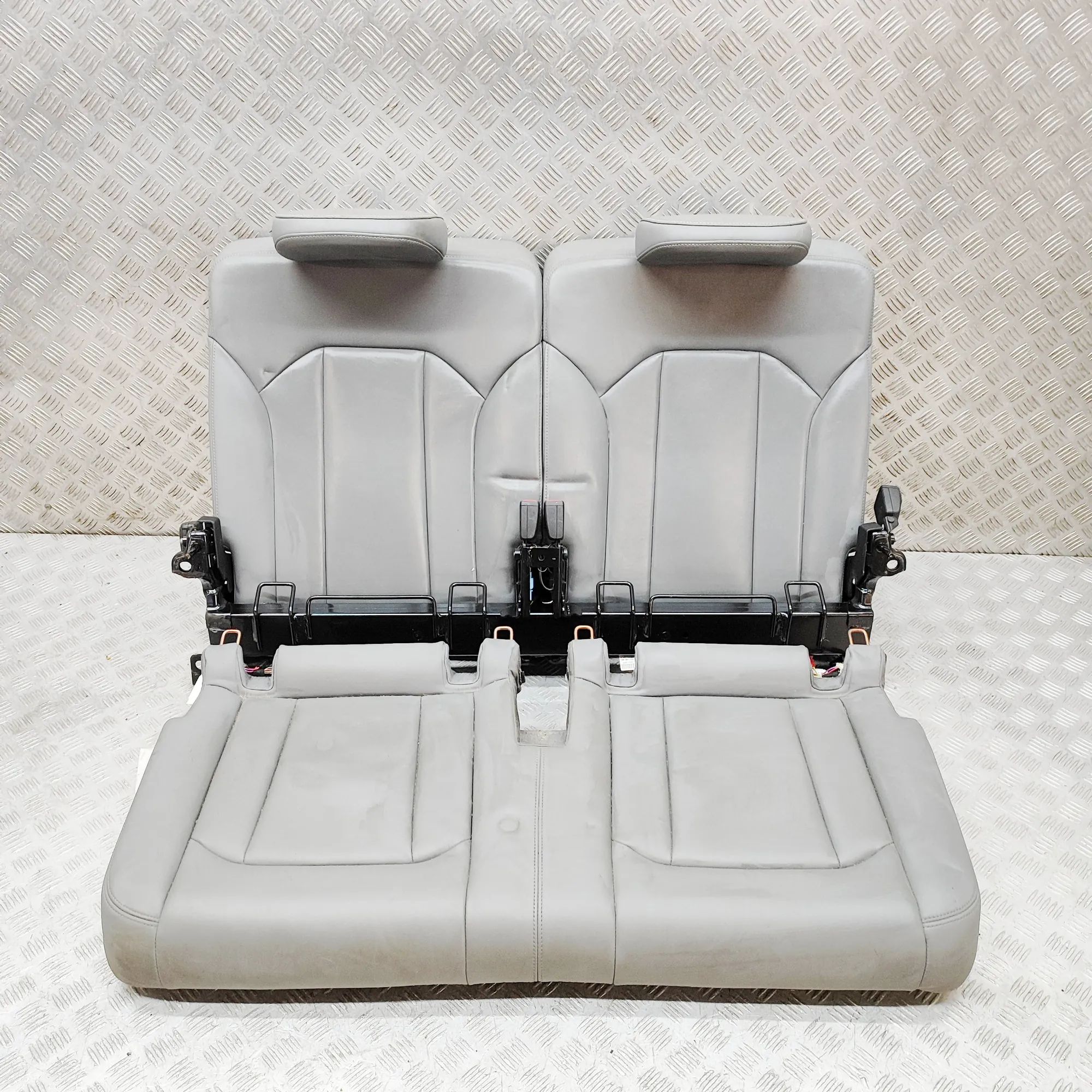 Audi Q7 (4M) Rear seat Rear seat — AUDI Q7 (4M) (2015-...) — 4M0885705...