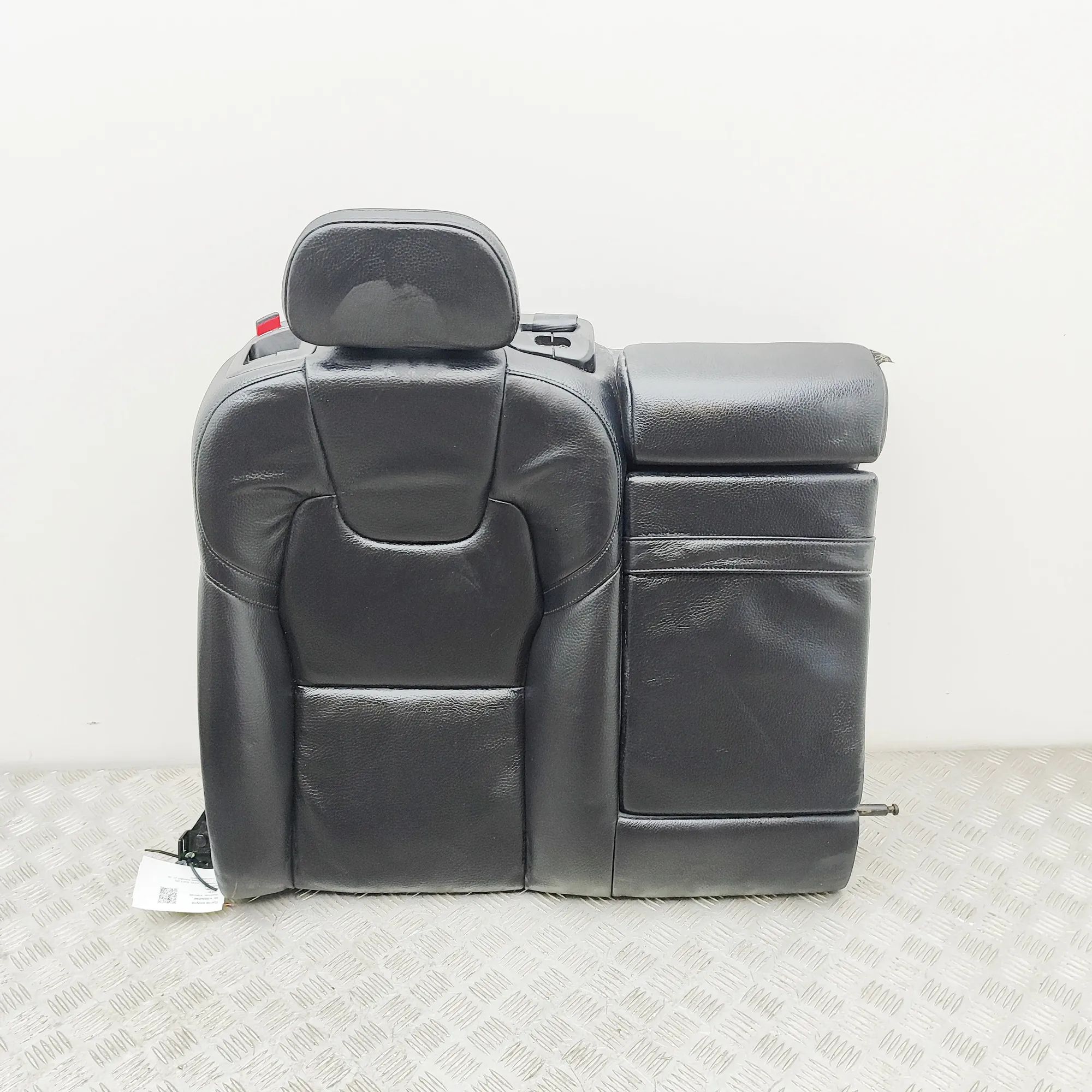 Volvo XC60 Rear seat Rear seat — VOLVO XC60 (II 246) (2017-...) — 31...