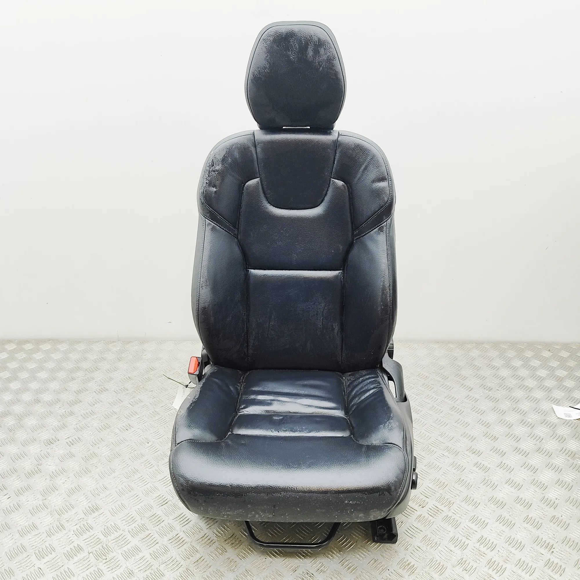 Volvo XC60 Front Left Seat Front left seat — VOLVO XC60 (II 246) (2017-......