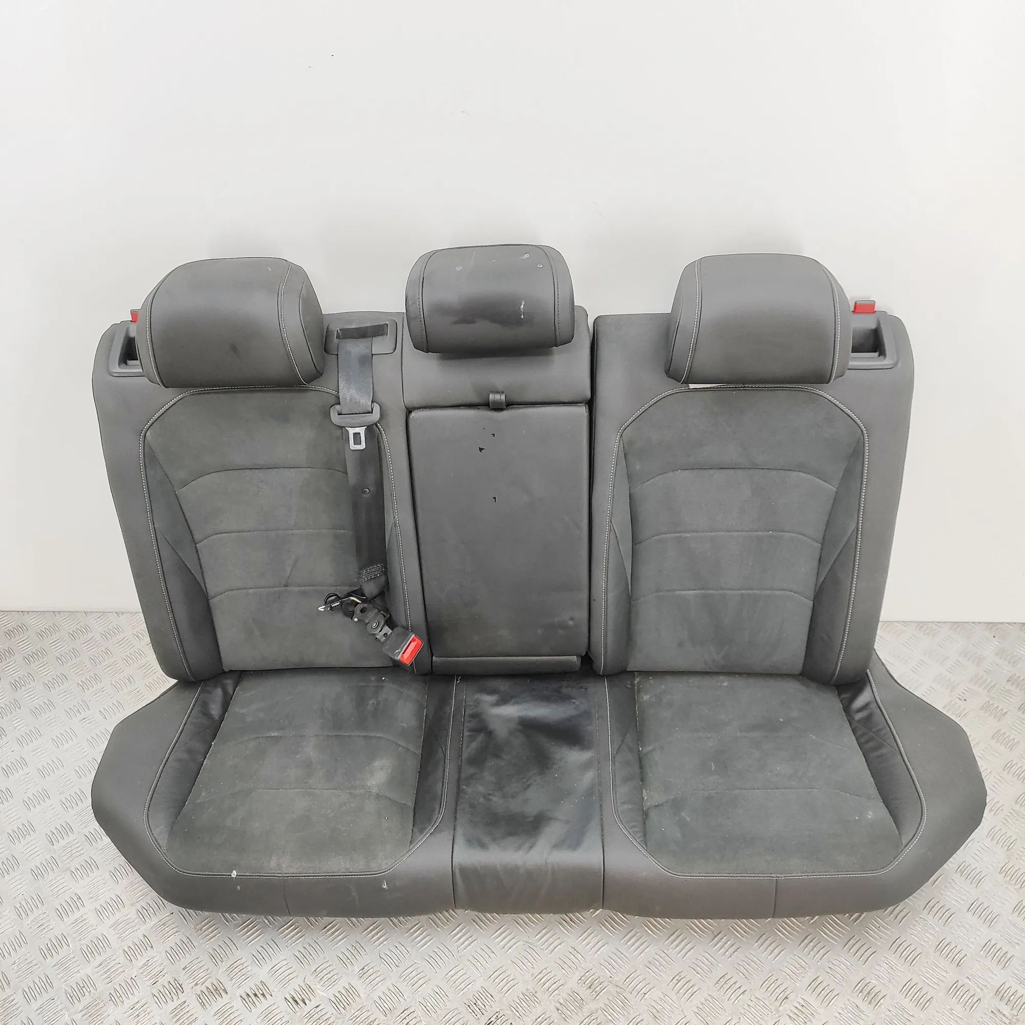 Volkswagen Arteon Rear seat Rear seat — VW ARTEON (3H7) (2017-...) — 3G8885...