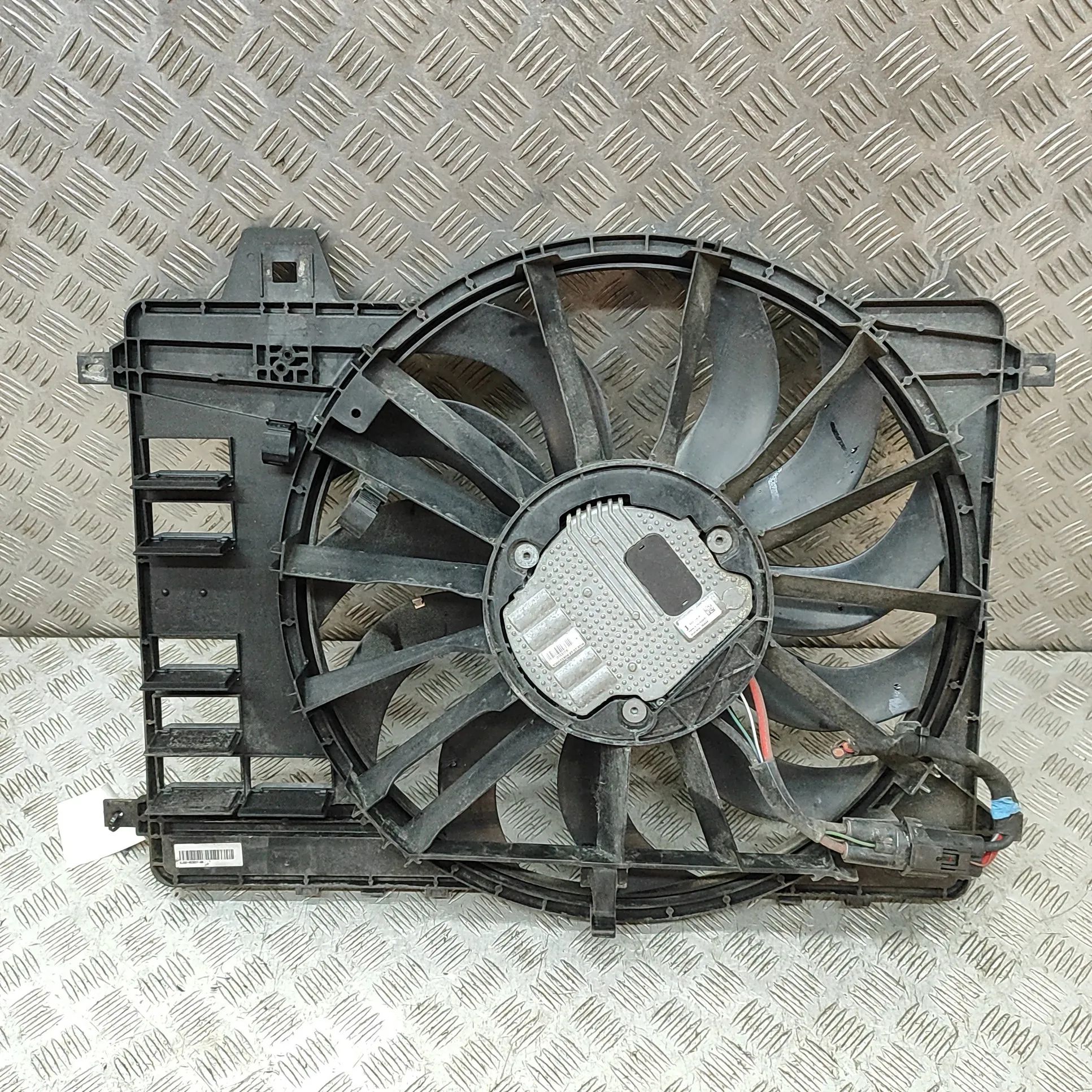 Land Rover Discovery Sport Engine Cooling Fan Shroud Engine Cooling Fan Shroud — LAND ROVER DISCOVER...