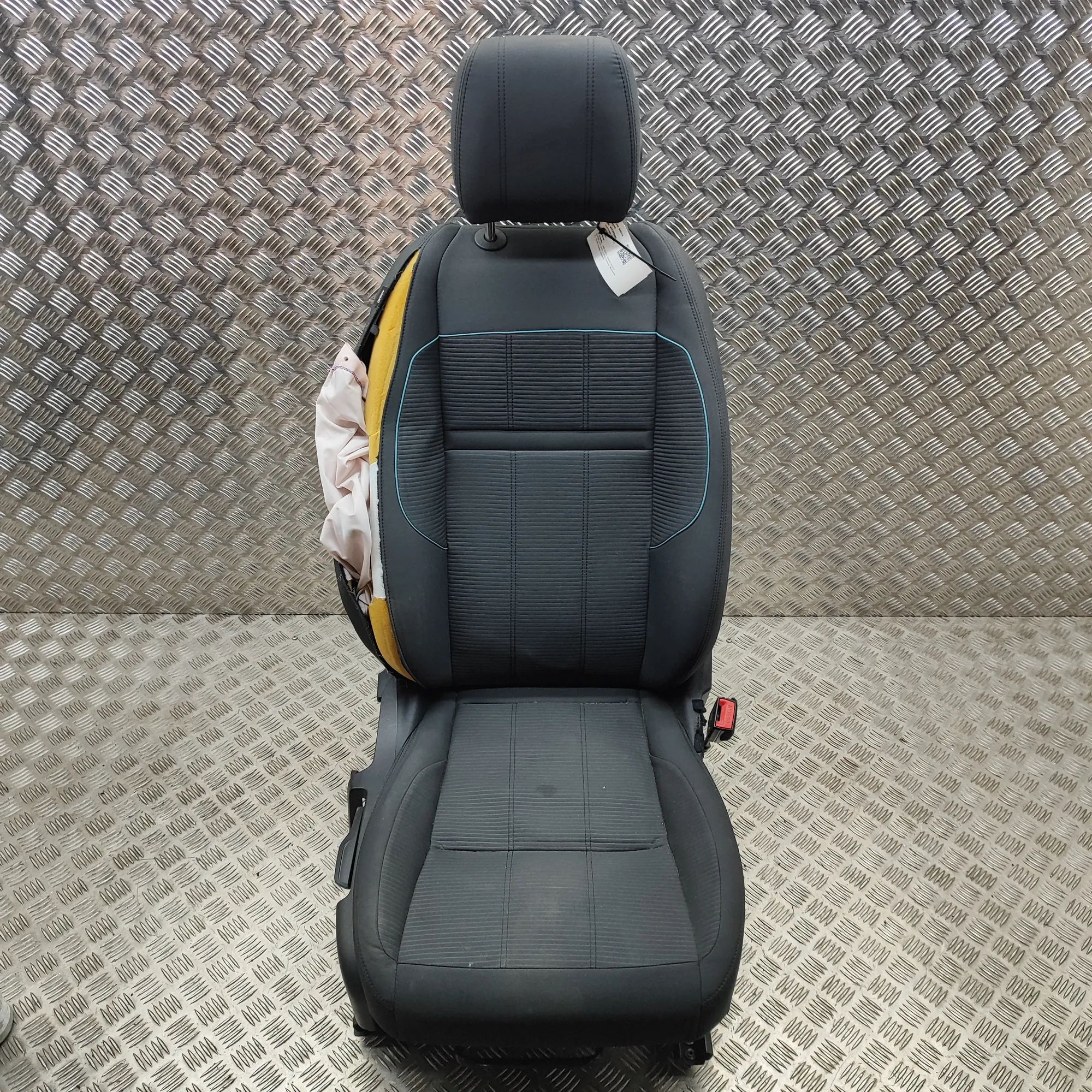 Land Rover Range Rover Evoque Front Right Seat Front right seat — LAND ROVER RANGE ROVER EVOQU...