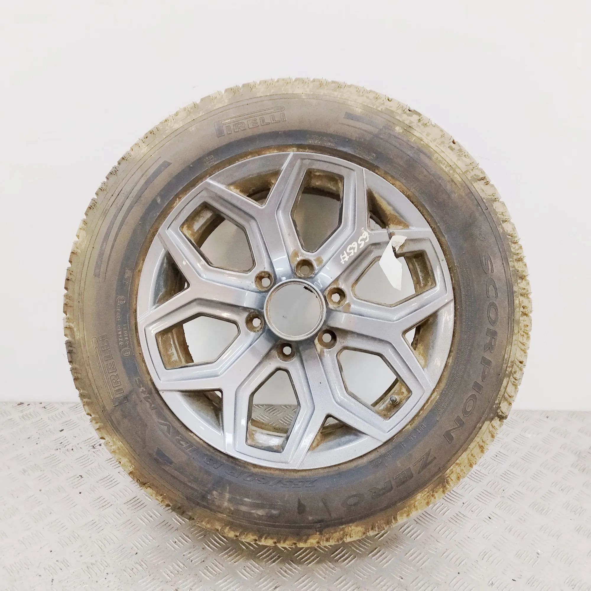 Isuzu D-Max Spare Wheel Space Saver Spare Wheel Space Saver — ISUZU D-MAX (II TFR, ...