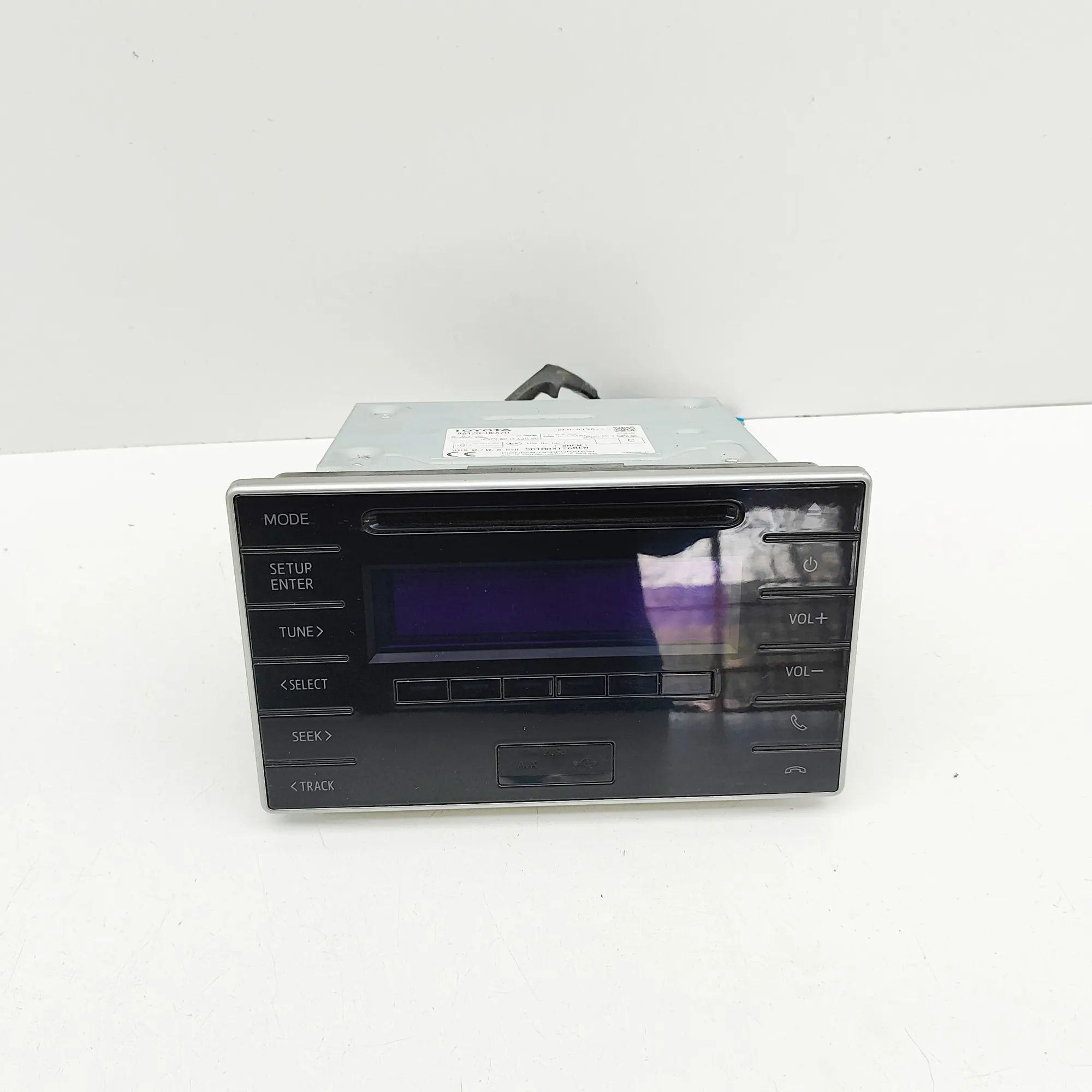 Toyota Hilux Radio/CD head unit Radio/CD head unit — TOYOTA HILUX (VIII Pick-up...