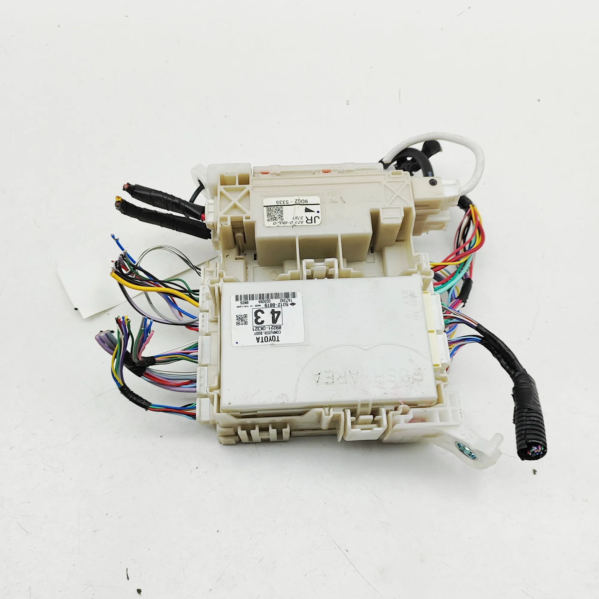 Toyota Hilux Comfort Control Unit Comfort Control Unit — TOYOTA HILUX (VIII Pick-...