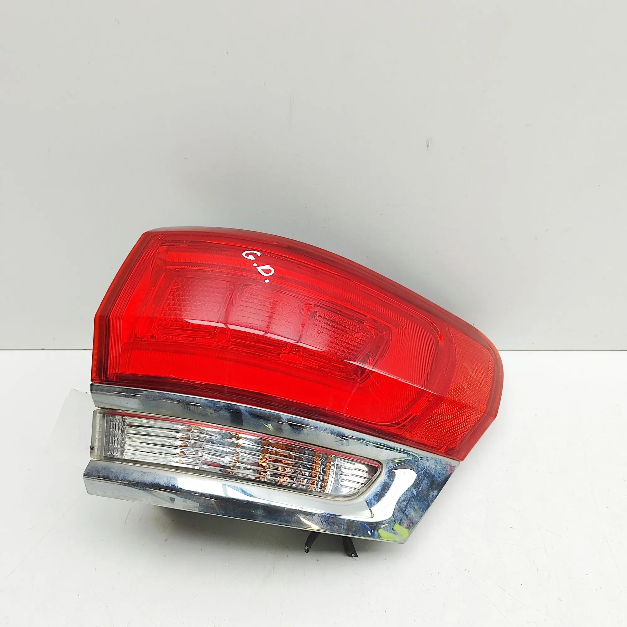 Jeep Grand Cherokee (WK) Rear Right Tail Light Rear Right Tail Light — JEEP GRAND CHEROKEE (IV...