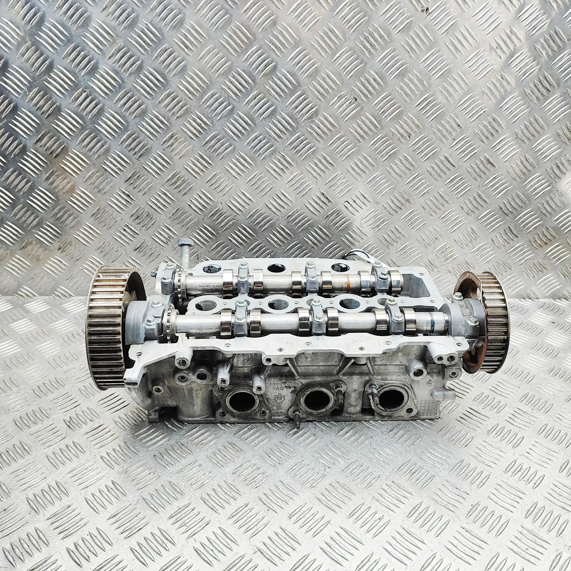 Jaguar XJ Engine Cylinder Head Engine Cylinder Head — JAGUAR XJ (X350) (2003-2...