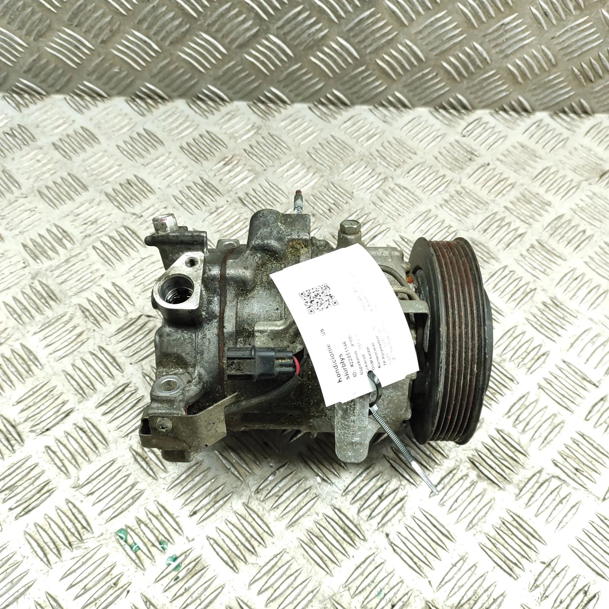 Honda Odyssey Air-conditioning compressor Air-conditioning compressor — HONDA ODYSSEY (RL...