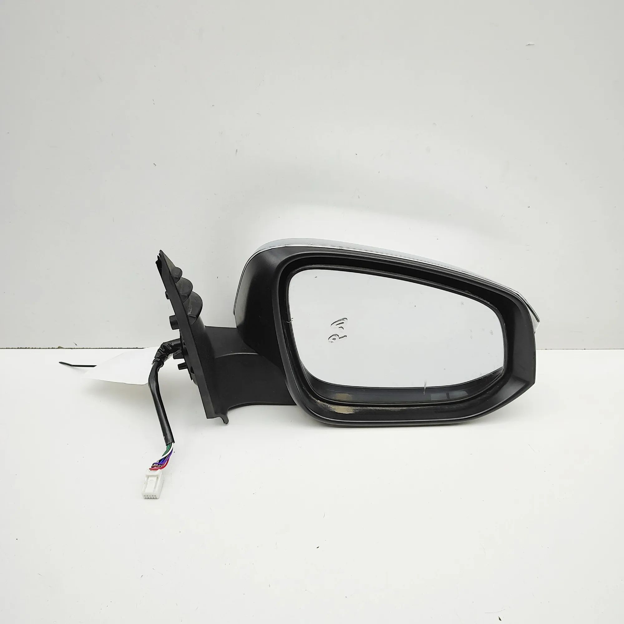 Toyota Hilux Right Side Wing Mirror Right Side Wing Mirror — TOYOTA HILUX (VIII Pic...