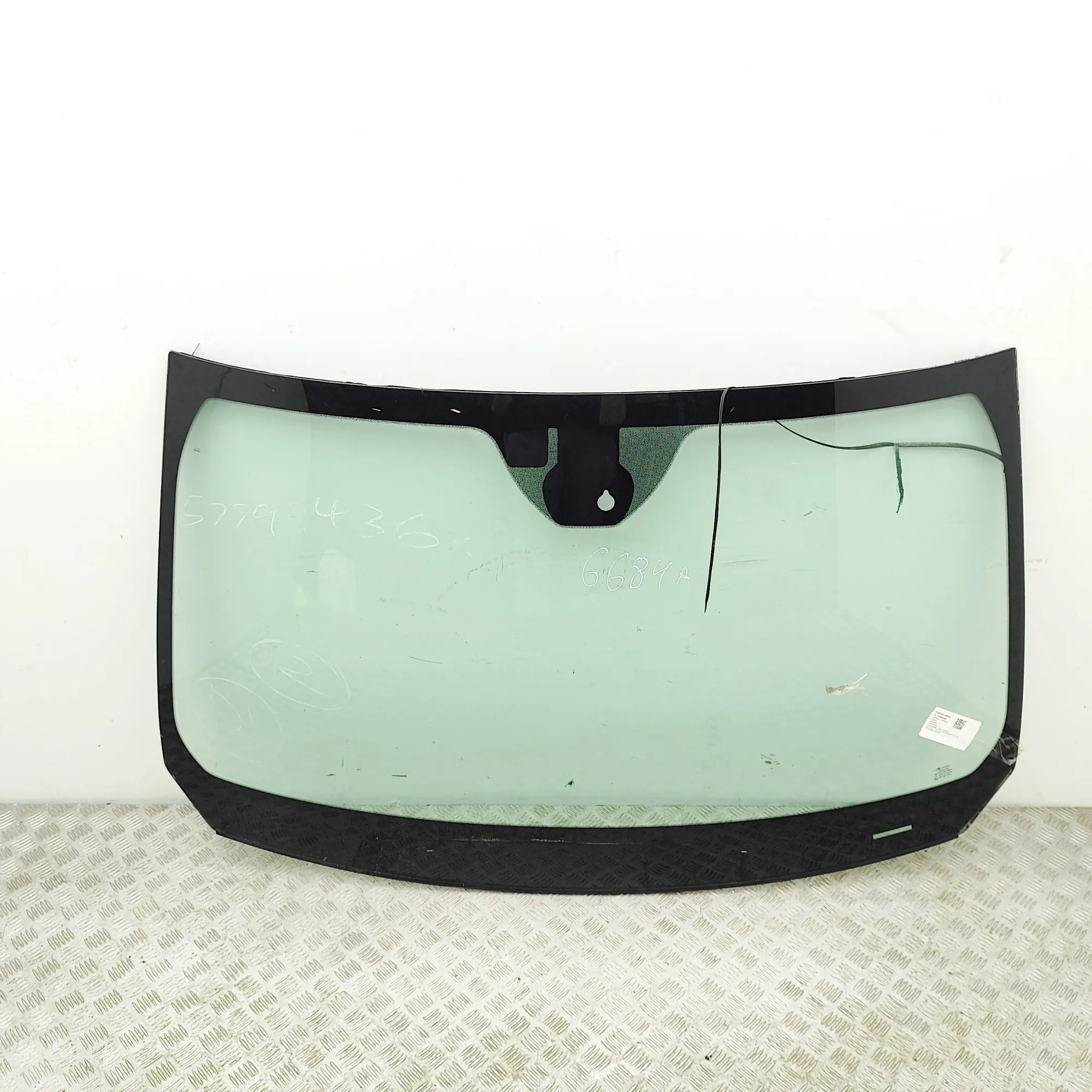Jeep Cherokee (KL) Front Windshield Front Windshield — JEEP CHEROKEE (KL) (2013-PRE...