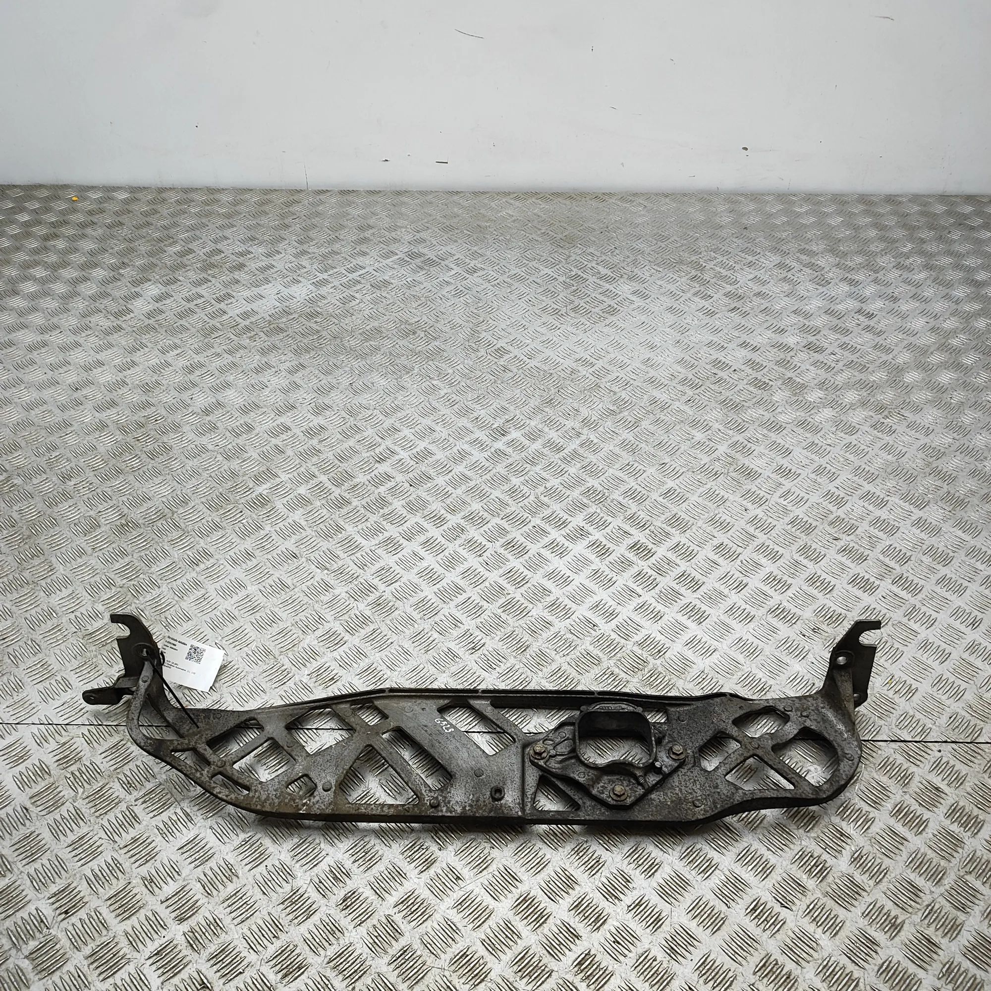 Audi Q5 (8R) Bracket Bracket — AUDI Q5 (8R) (2008-2017) — 4G0199335B...