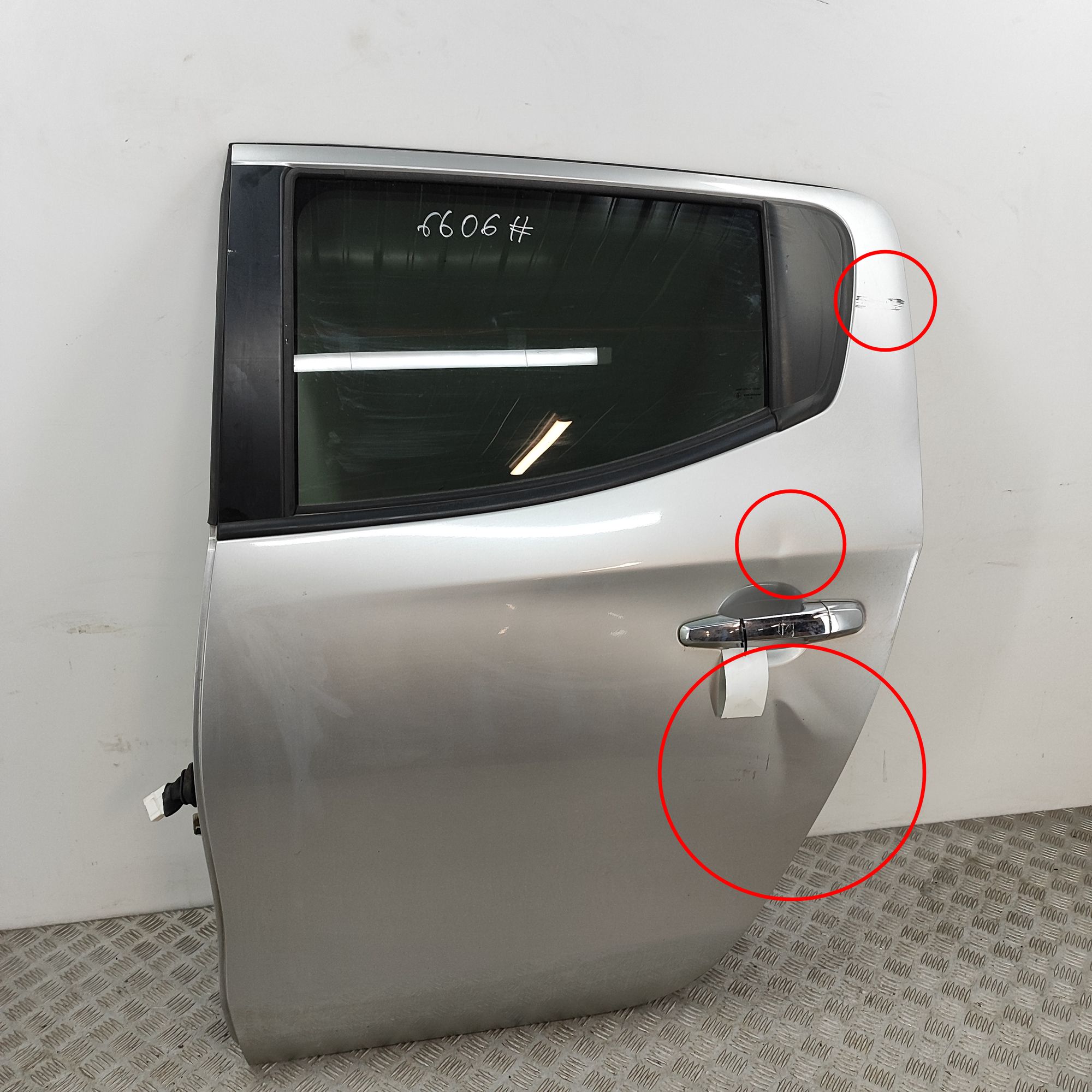 Mitsubishi L200 Door — rear left Door — rear left — MITSUBISHI L (200 / TRITON K...
